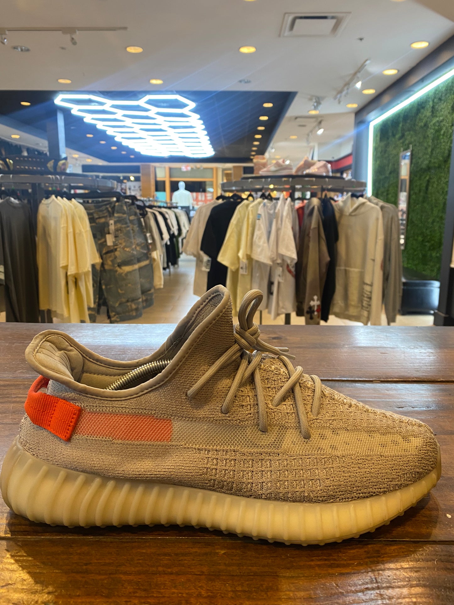 Yeezy Boost 350 V 2 Tail Light PRE OWNED