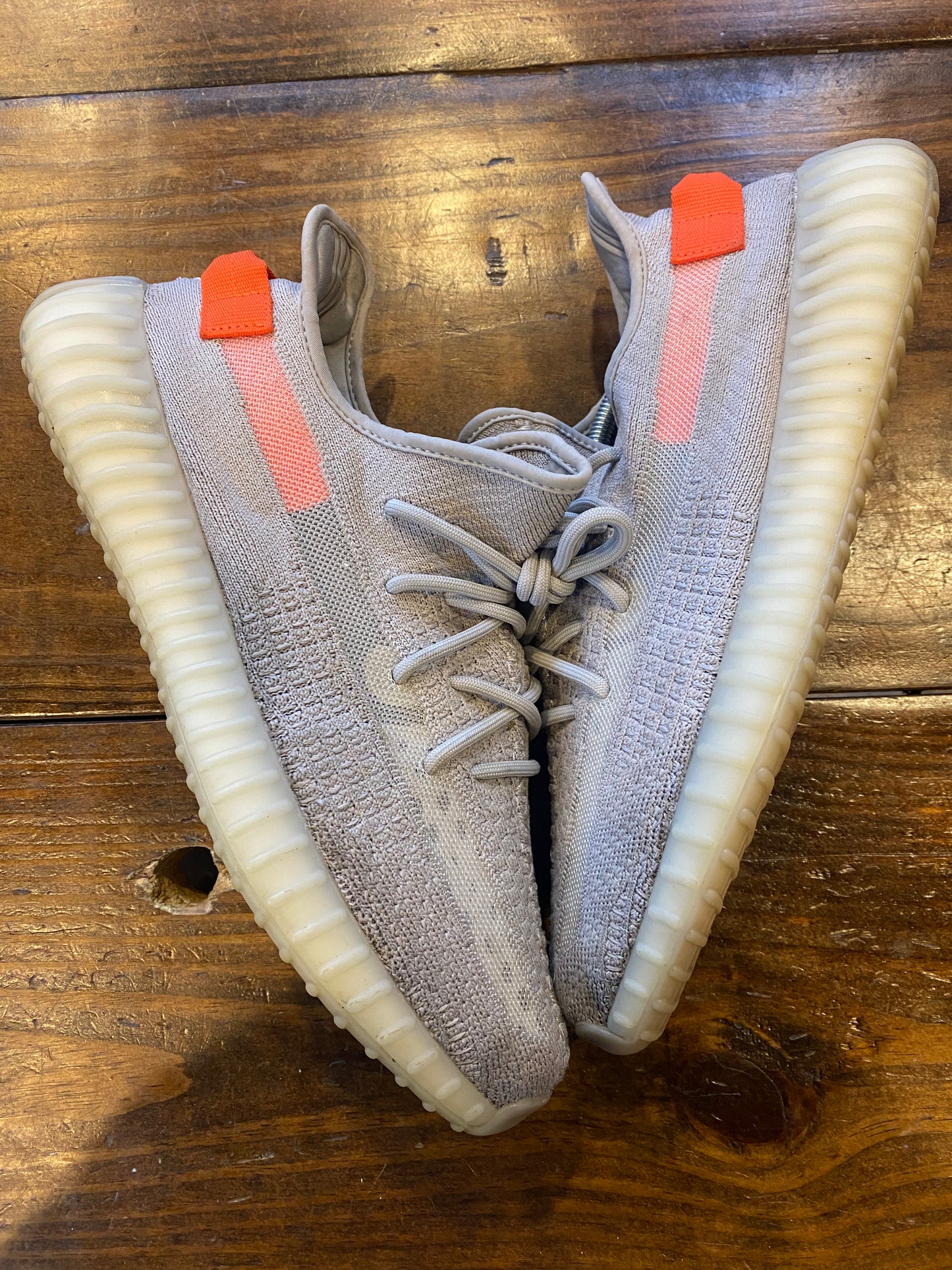 Yeezy Boost 350 V 2 Tail Light PRE OWNED