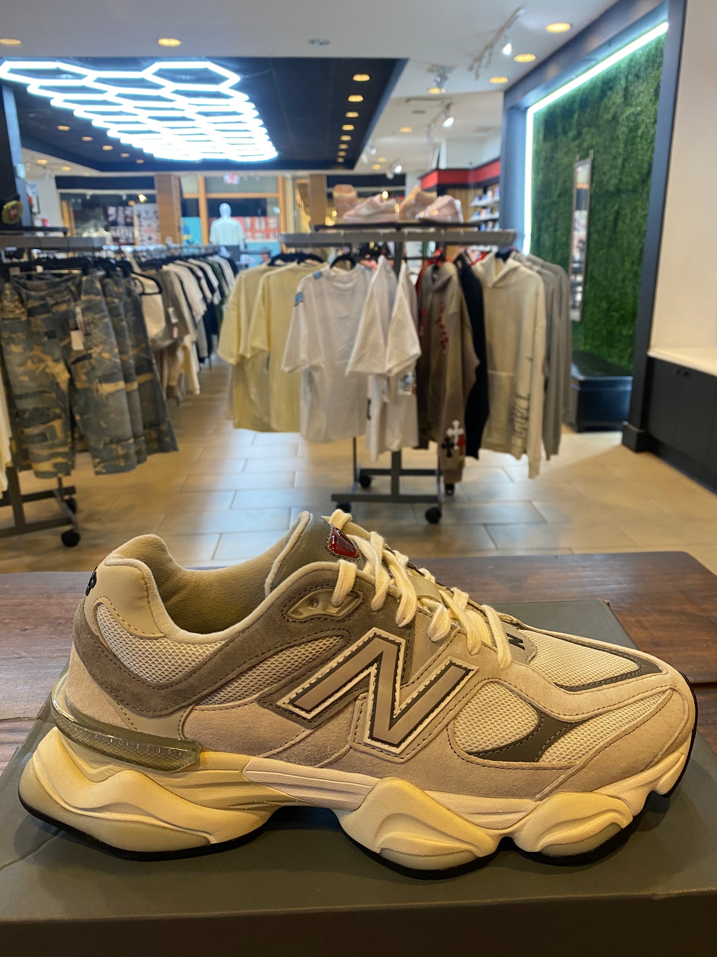New Balance 9060 Rain Cloud PRE OWNED