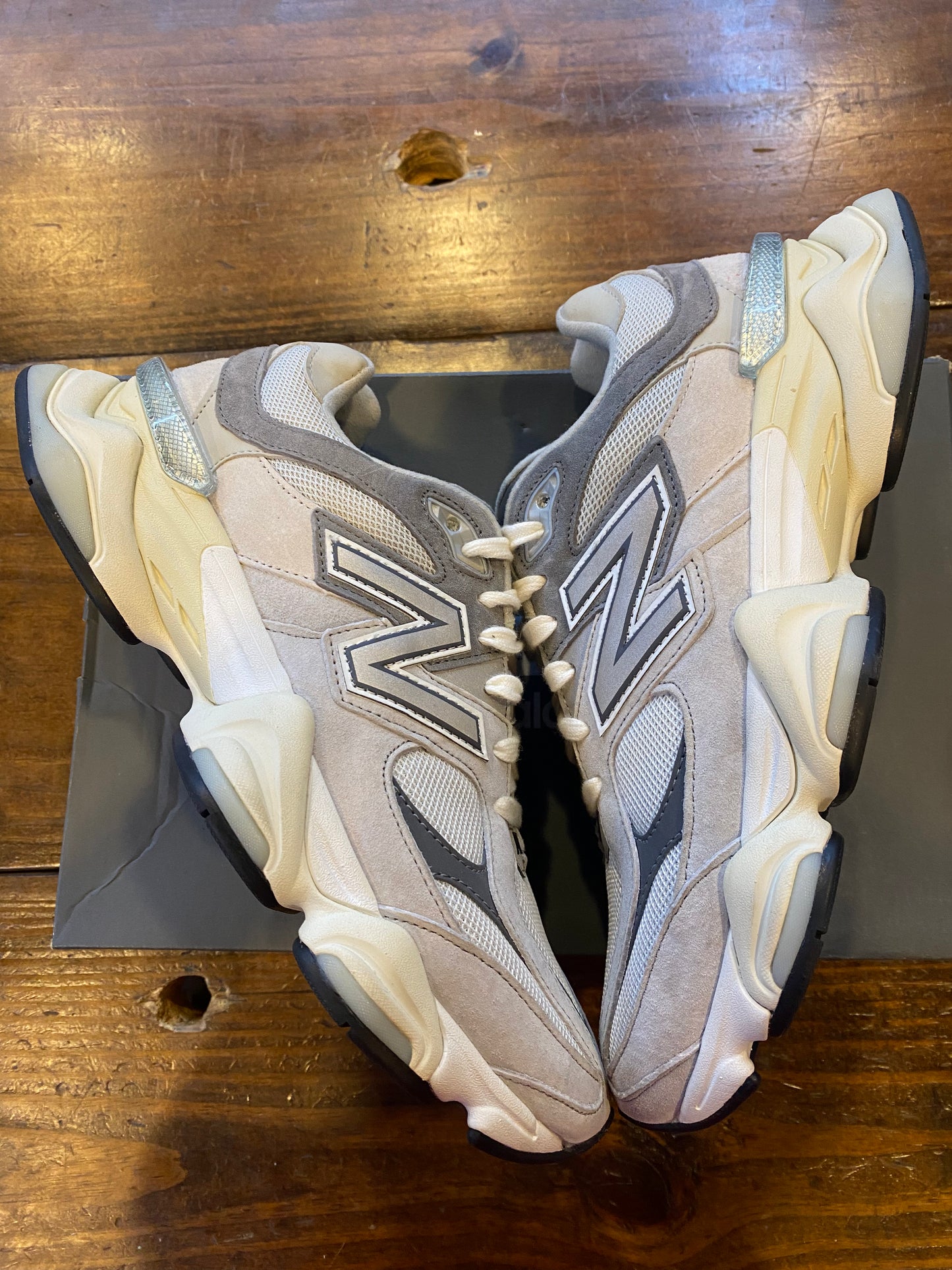 New Balance 9060 Rain Cloud PRE OWNED