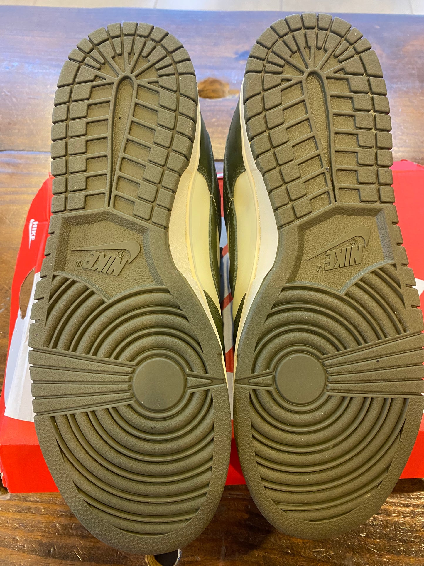 Dunk Low Rough Green PRE OWNED