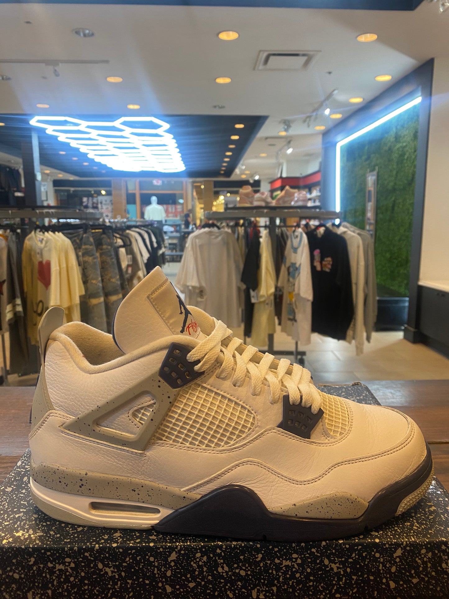 Jordan 4 Retro Midnight Navy PRE OWNED