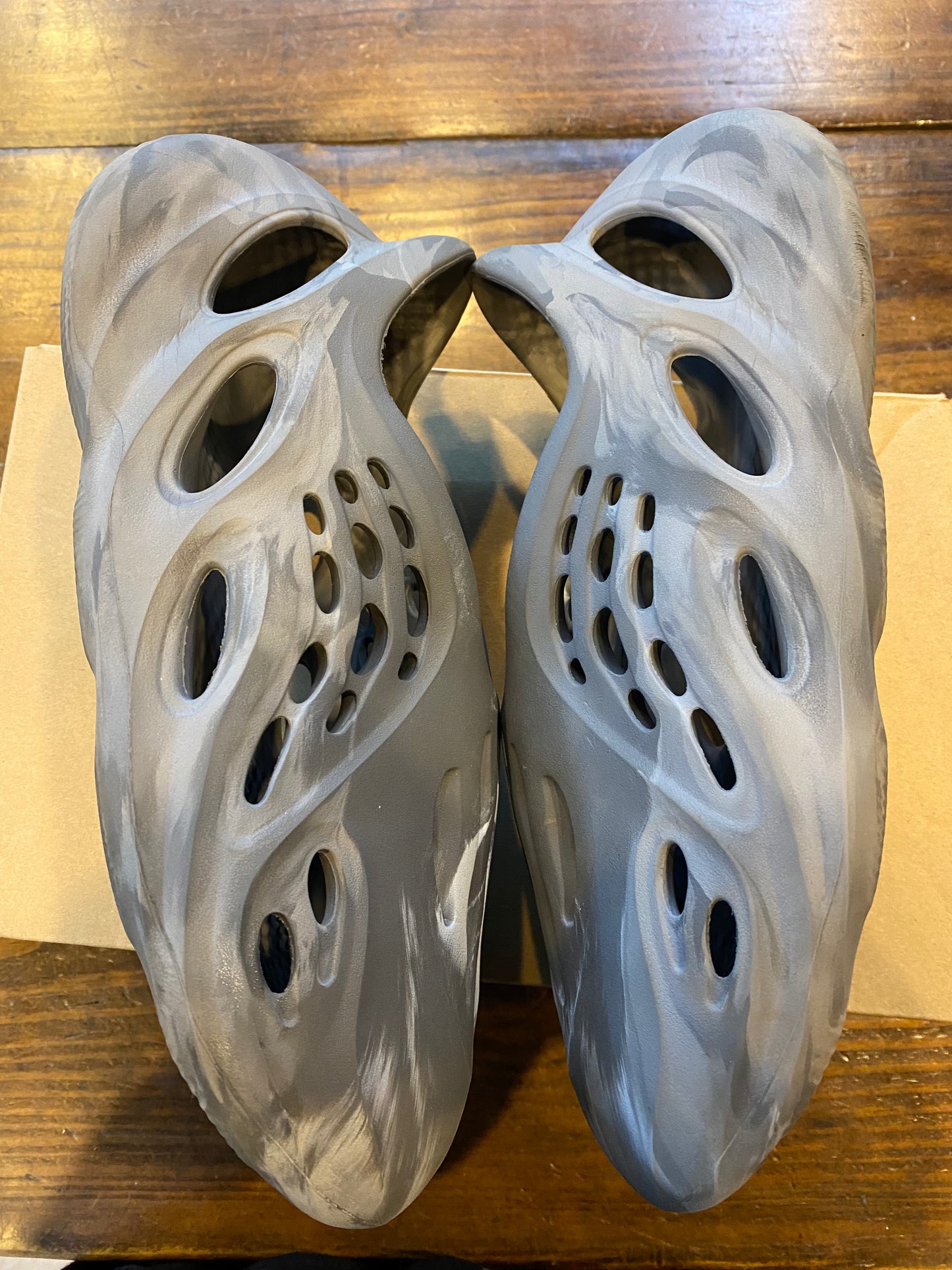 Yeezy Foam Runner MX Granite PRE OWNED