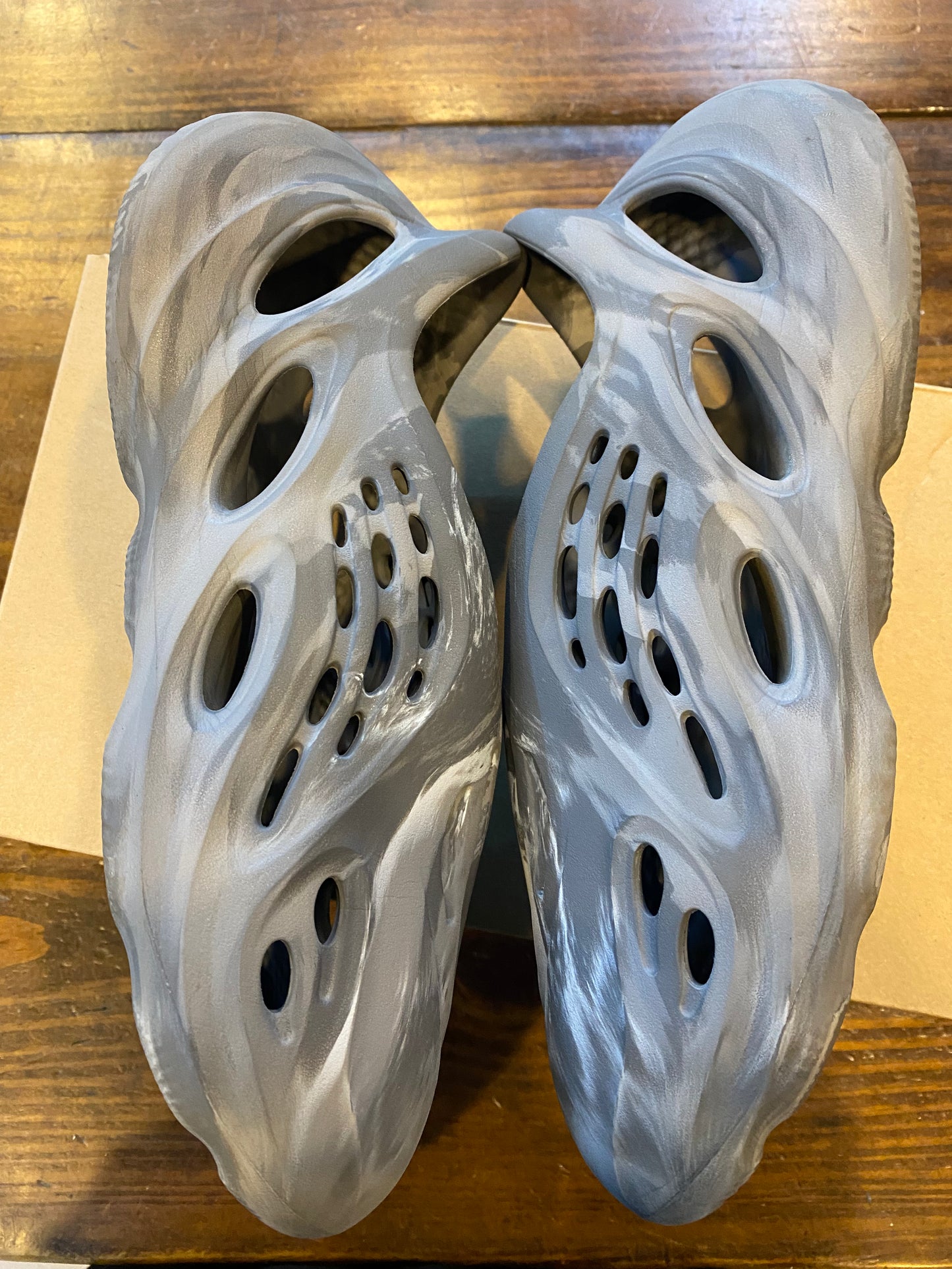 Yeezy Foam Runner MX Granite PRE OWNED