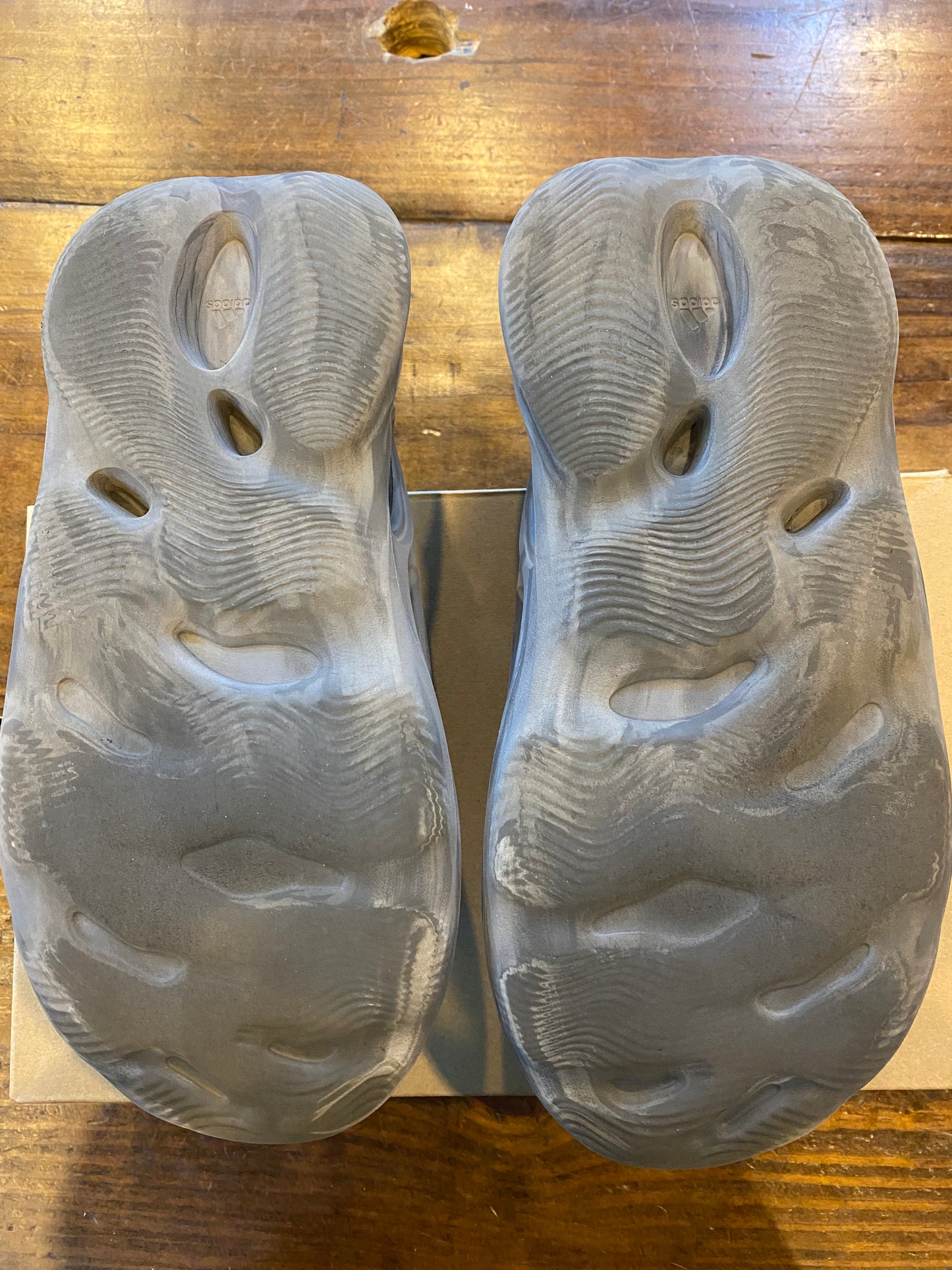 Yeezy Foam Runner MX Granite PRE OWNED