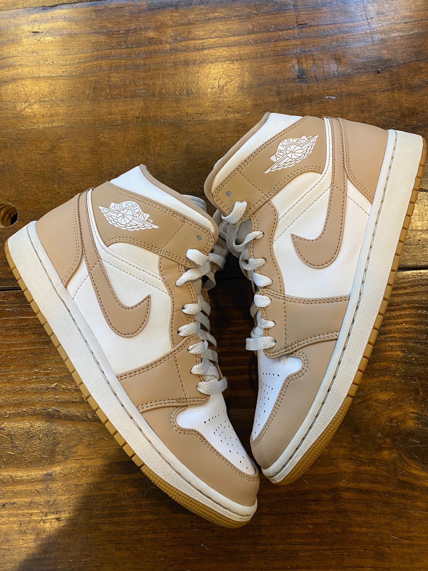 Jordan 1 Mid Tan Gum PRE OWNED