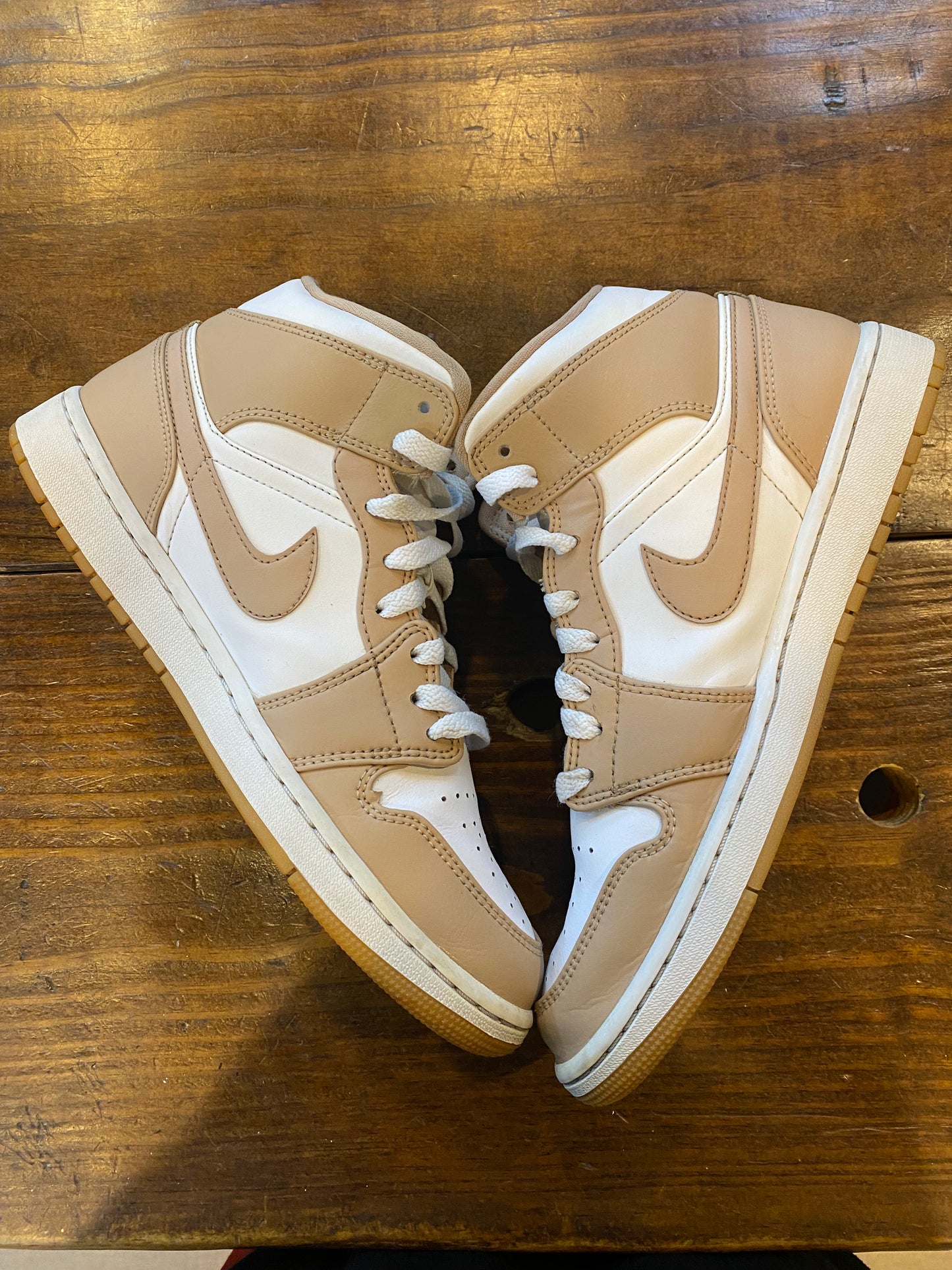 Jordan 1 Mid Tan Gum PRE OWNED