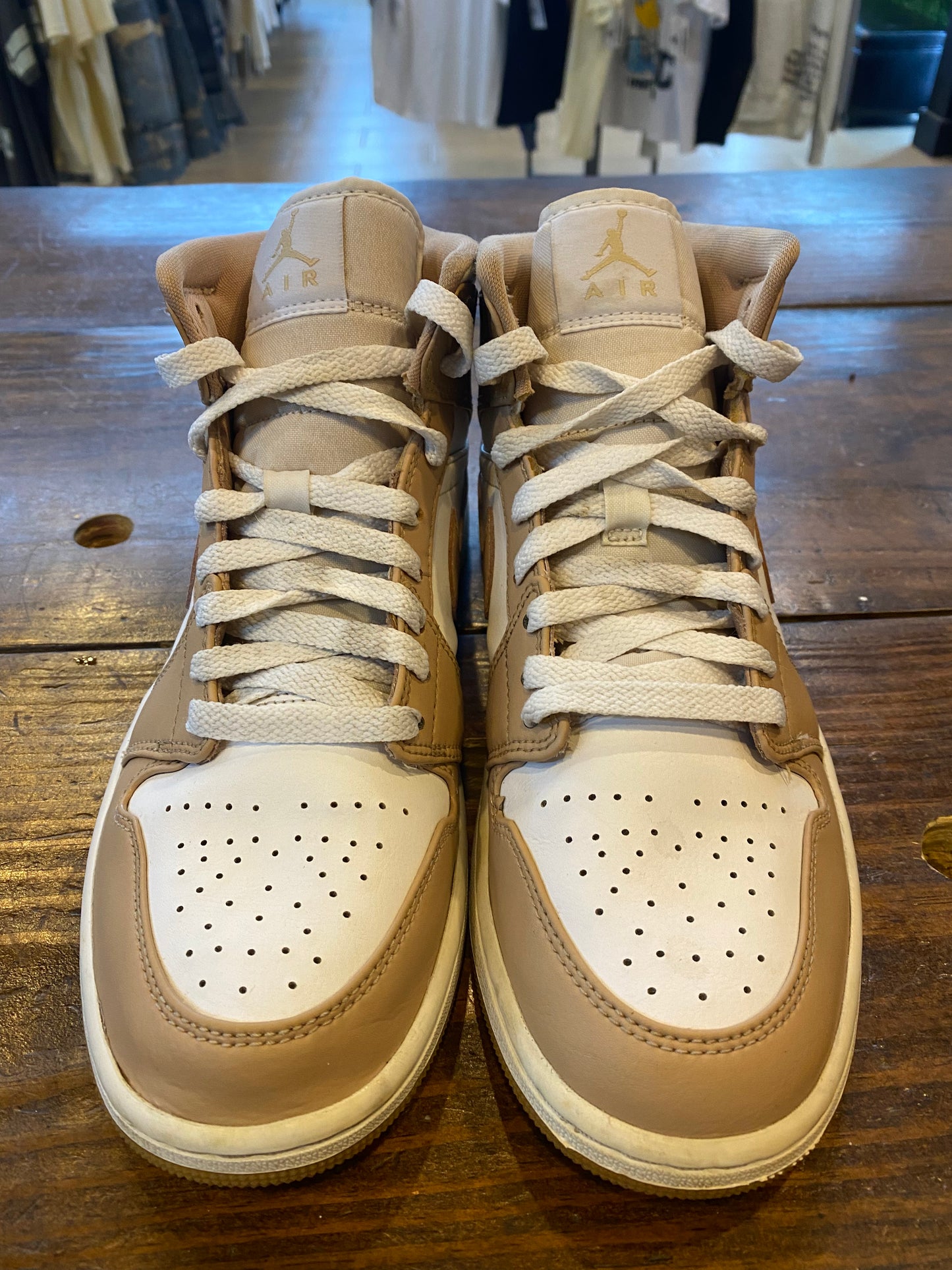 Jordan 1 Mid Tan Gum PRE OWNED