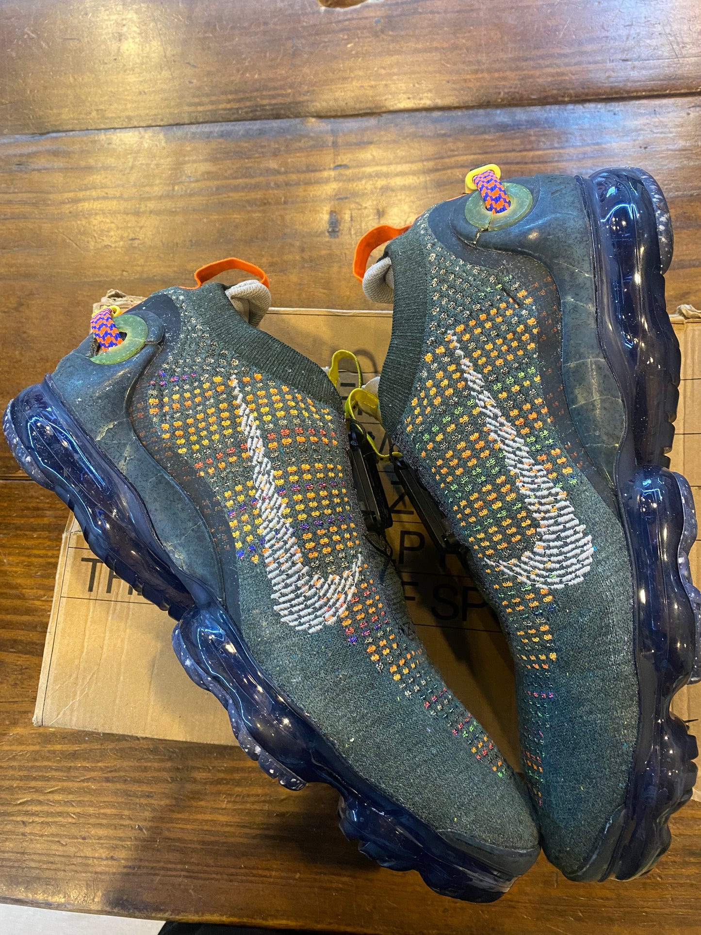 Air Vapor Max 2020 Flyknit Newsprint PRE OWNED