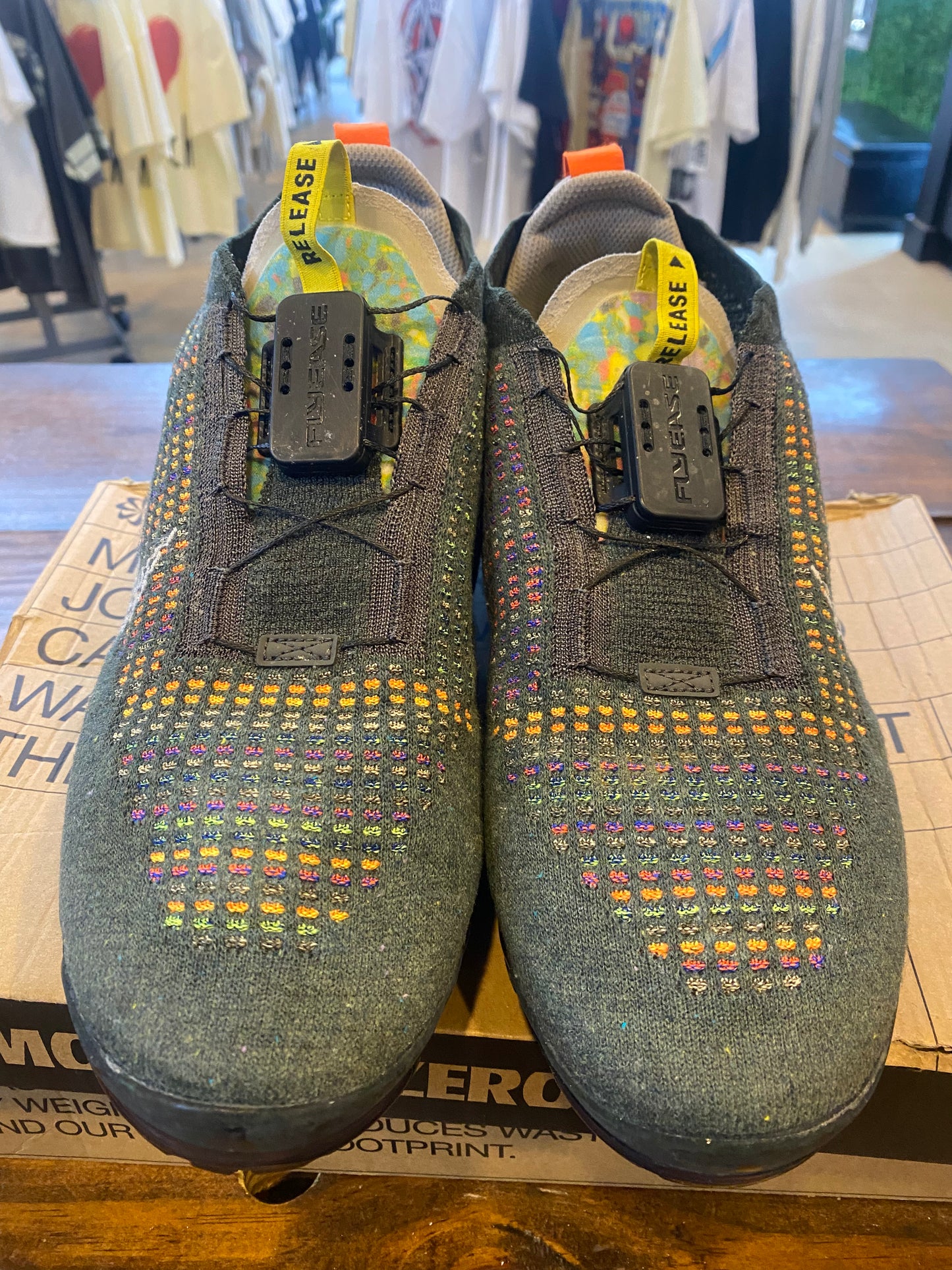 Air Vapor Max 2020 Flyknit Newsprint PRE OWNED