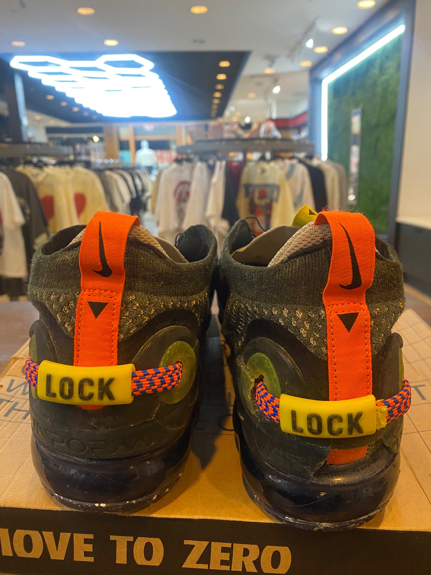 Air Vapor Max 2020 Flyknit Newsprint PRE OWNED