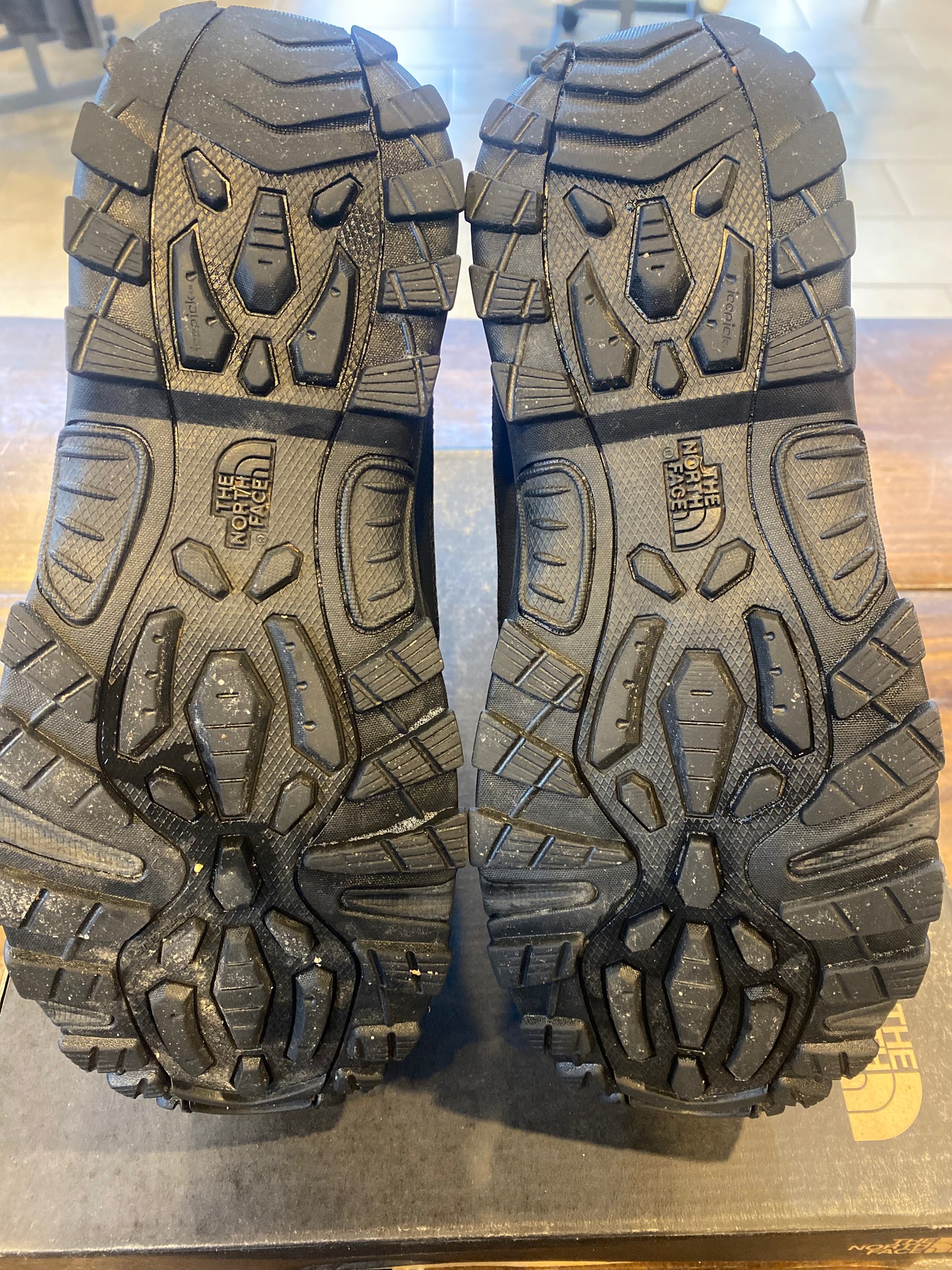 THE NORTH FACE CHILKAT NYLON II WINTER BOOTS PRE OWNED