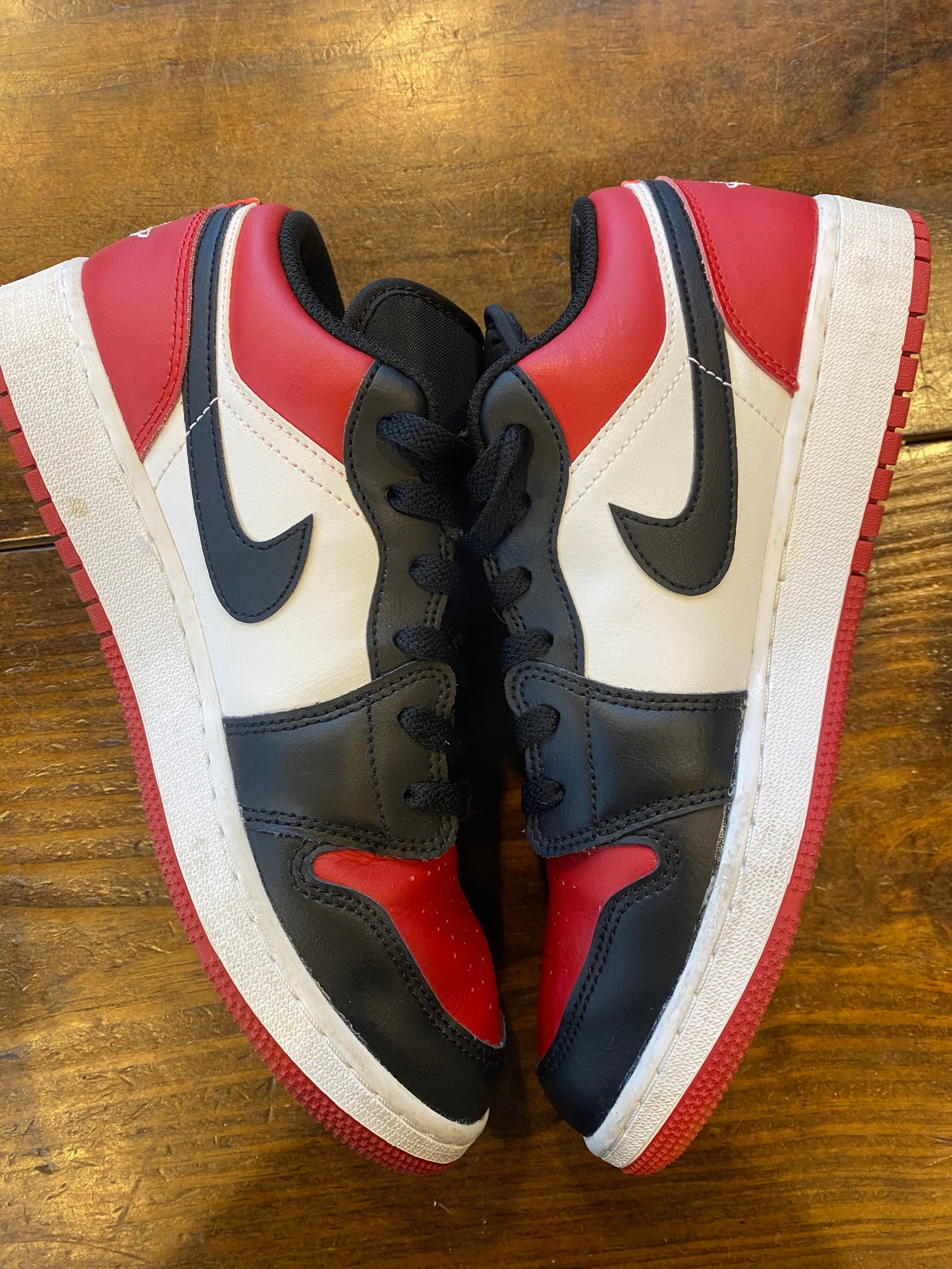 Jordan 1 Low GS Bred Toe PRE OWNED