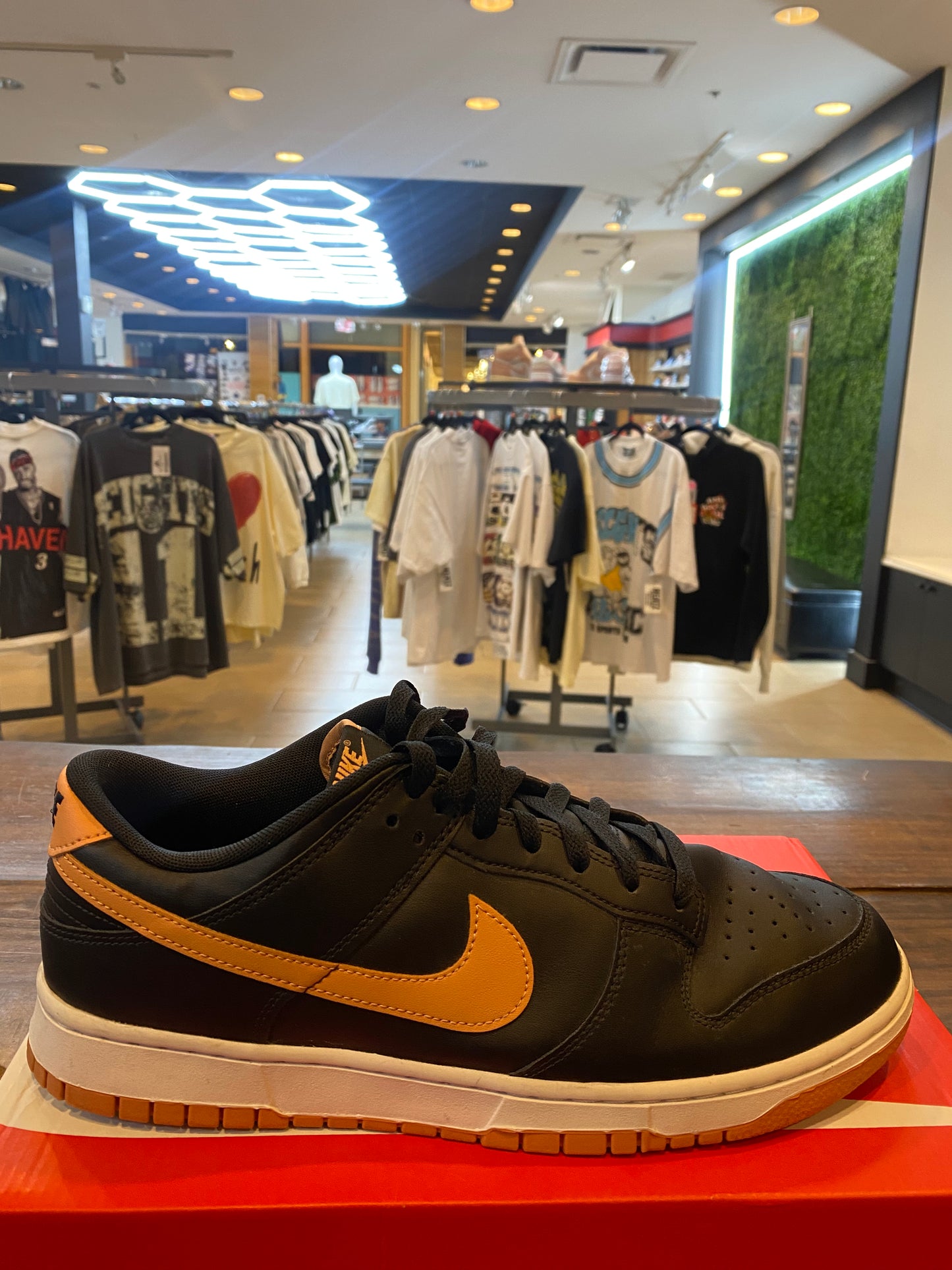 Dunk Low Black Amber Brown PRE OWNED