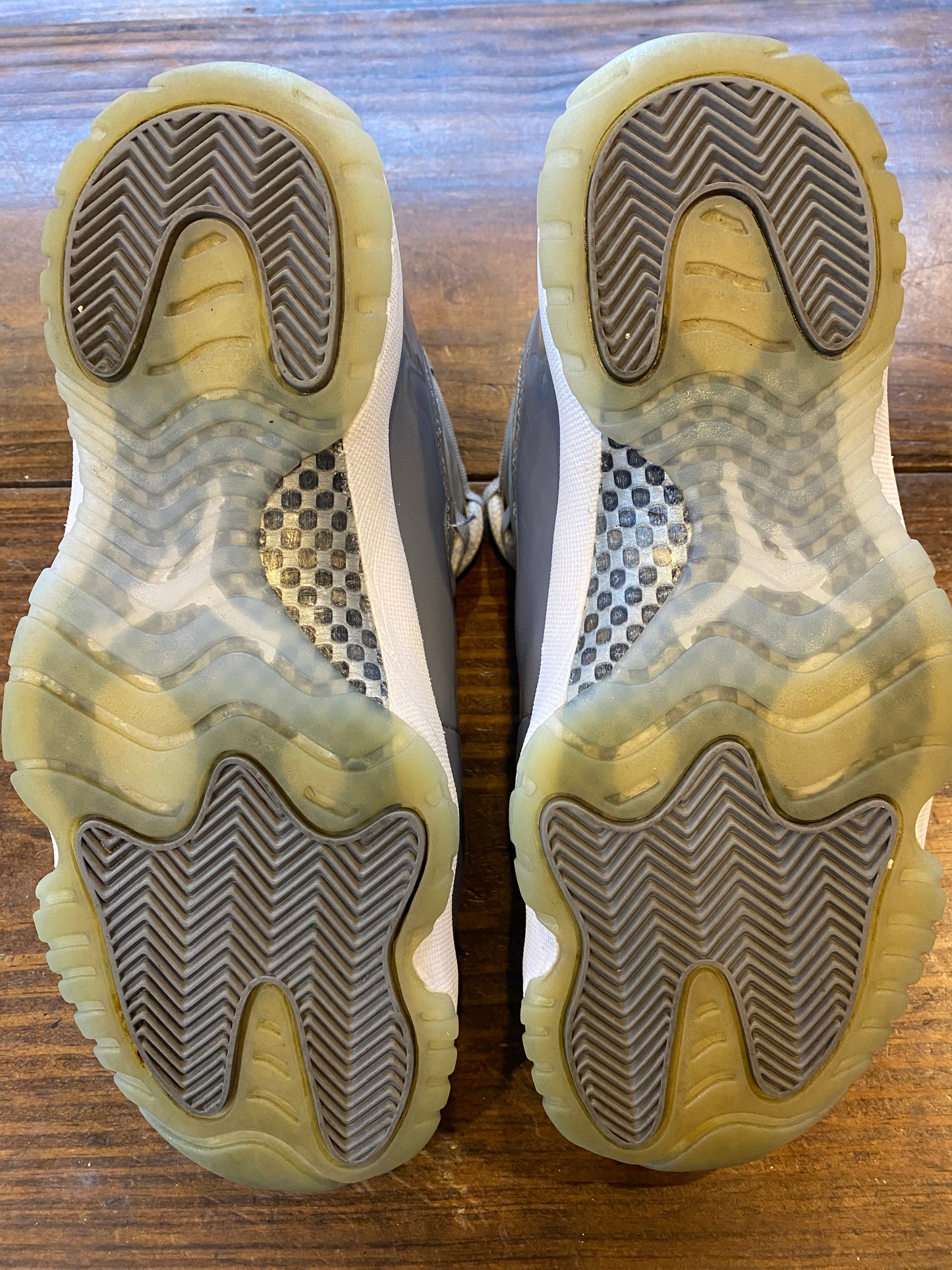 Jordan 11 Retro Cool Grey 2021 PRE OWNED