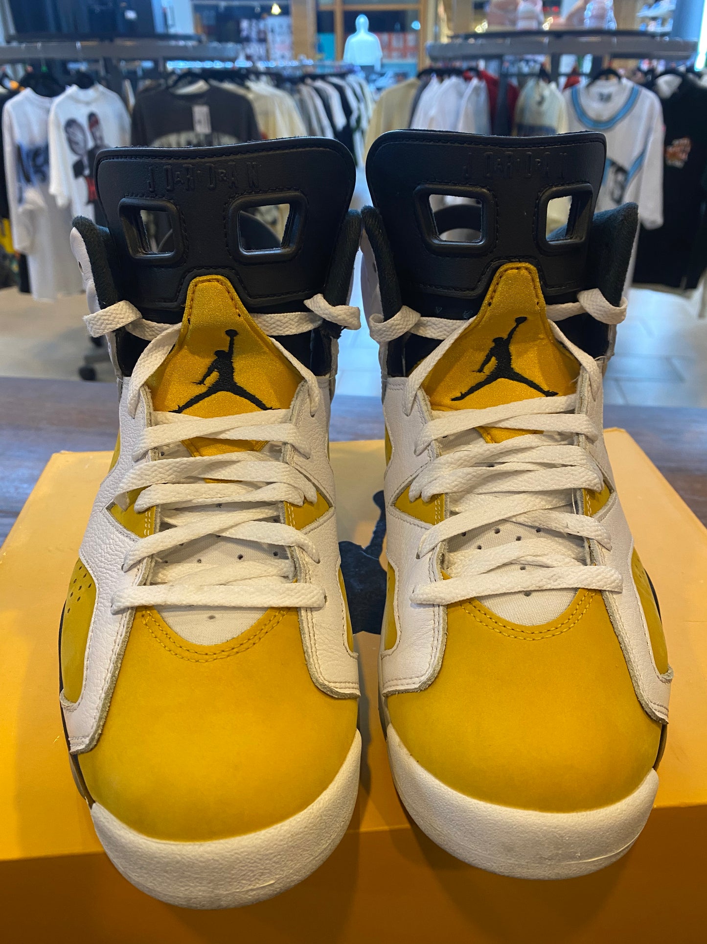 Jordan 6 Retro Yellow Ochre PRE OWNED