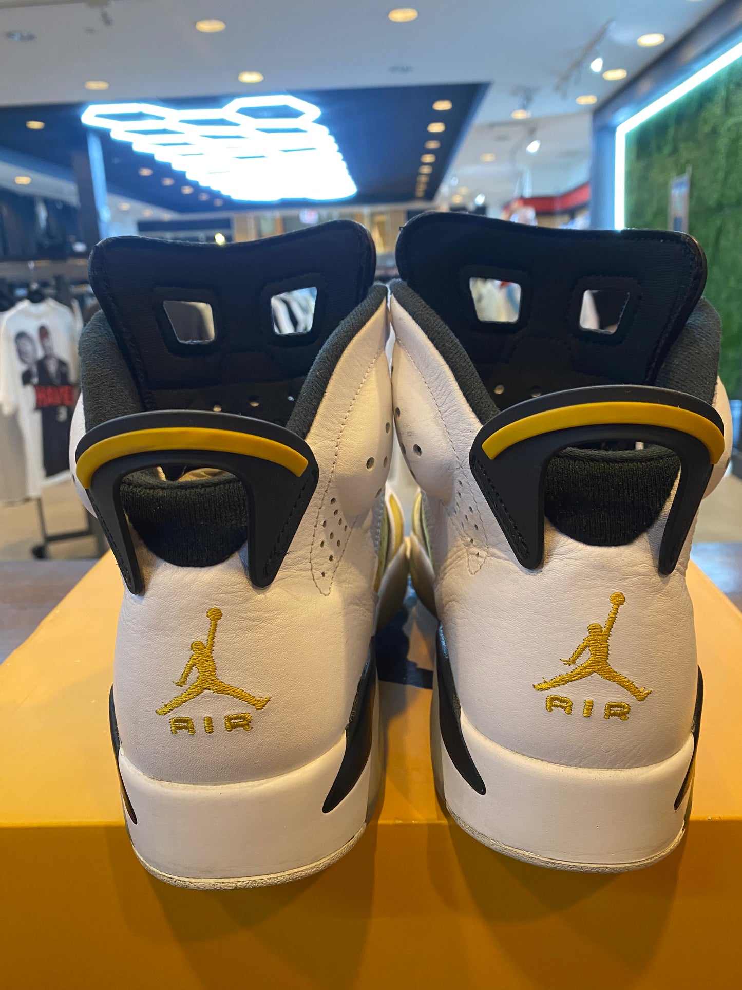 Jordan 6 Retro Yellow Ochre PRE OWNED