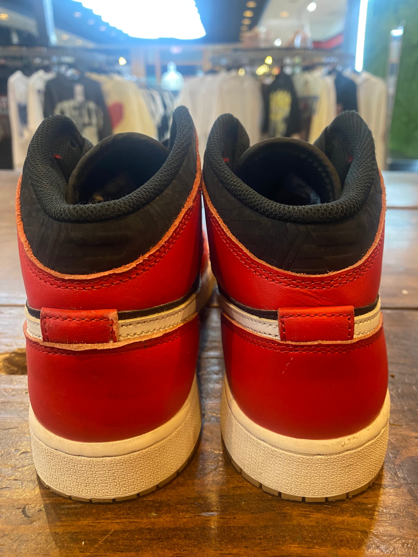 Jordan 1 Mid SE GS Christmas PRE OWNED