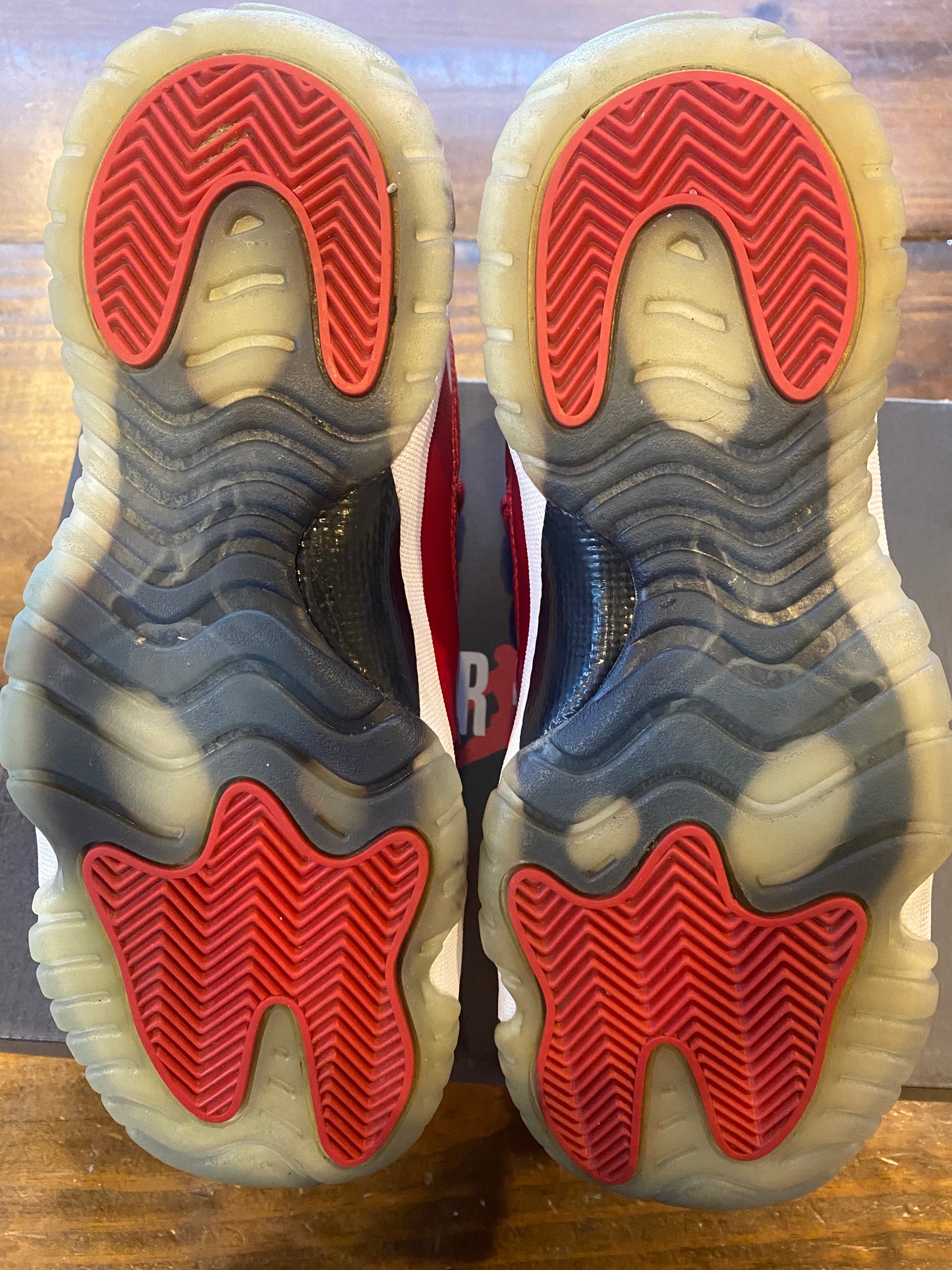 Jordan 11 Retro GS Win Like 96 PRE OWNED