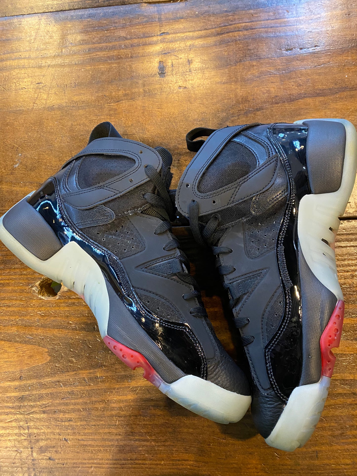 Jumpman Two Trey Black University Red PRE OWNED