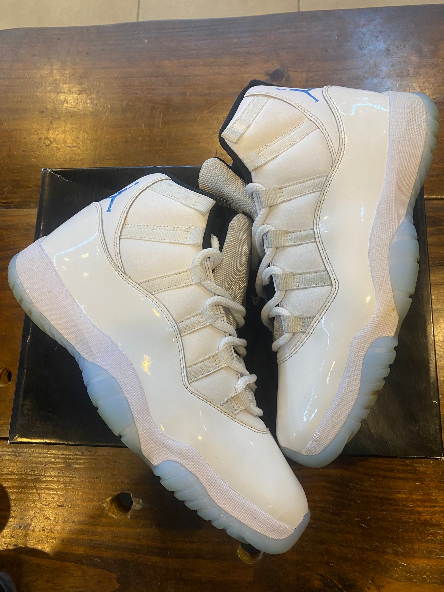 Jordan 11 Retro Columbia Legend Blue 2024 PRE OWNED