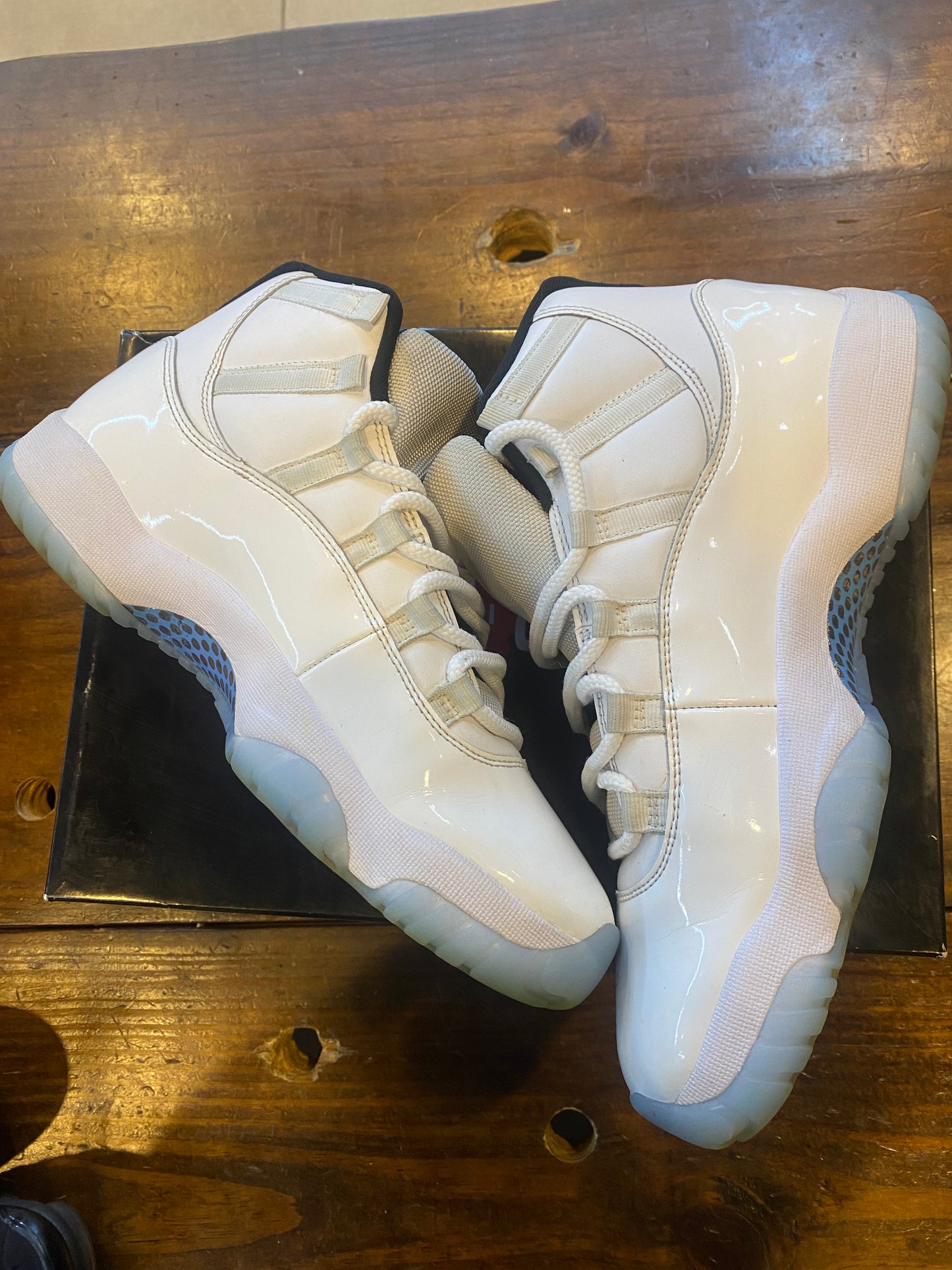 Jordan 11 Retro Columbia Legend Blue 2024 PRE OWNED