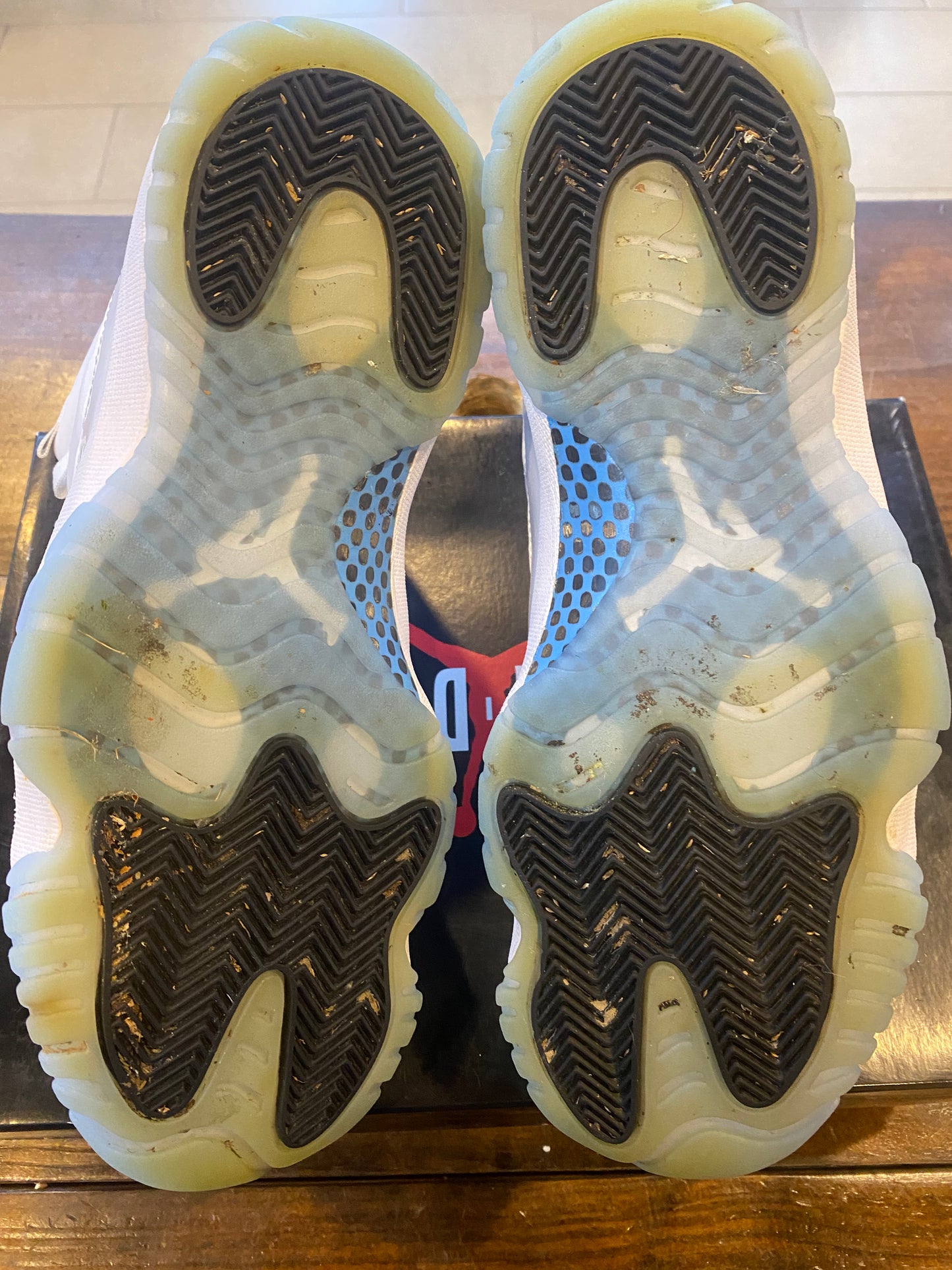 Jordan 11 Retro Columbia Legend Blue 2024 PRE OWNED