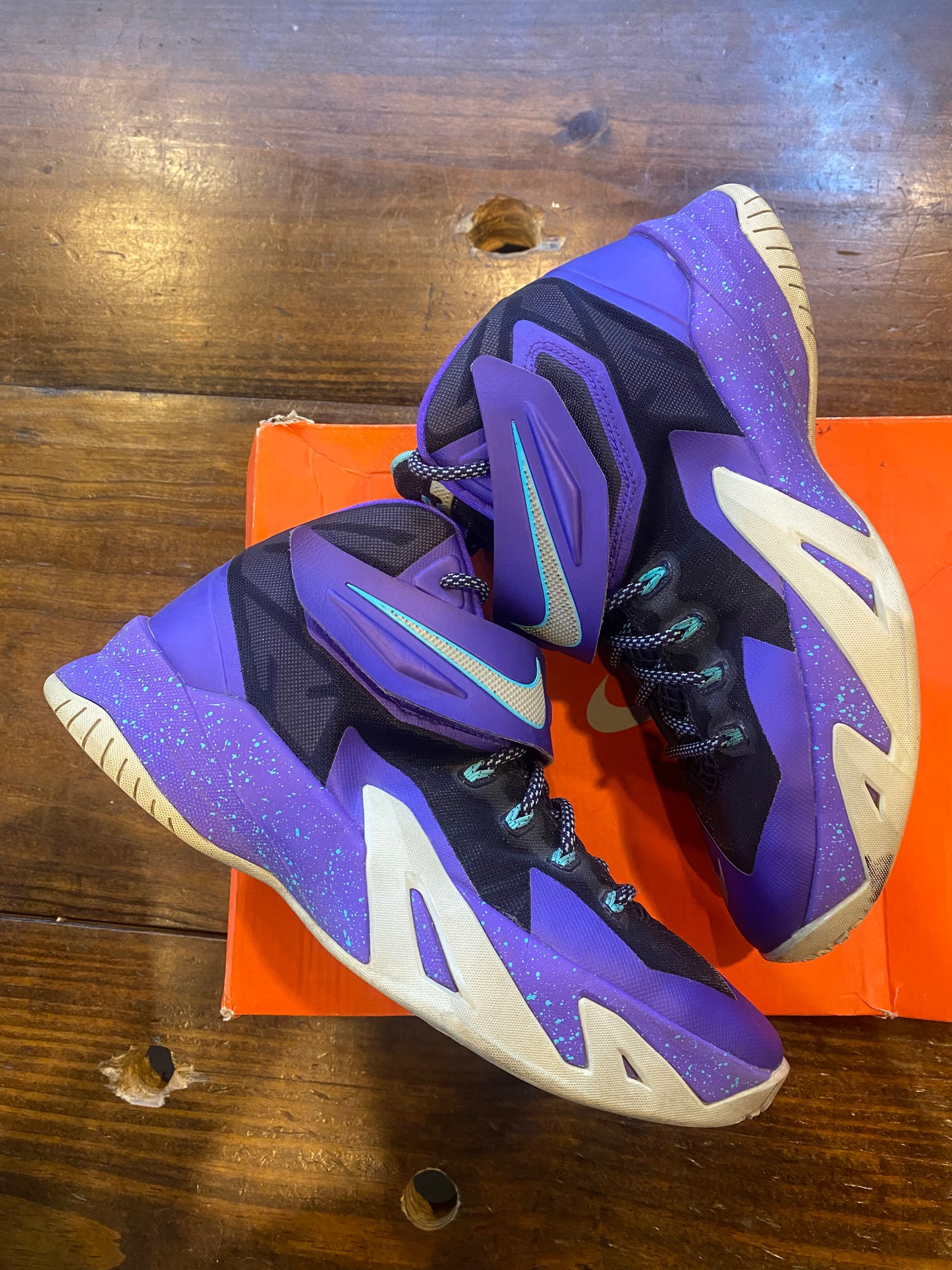 Le Bron Zoom Soldier 8 GS Hyper Grape PRE OWNED