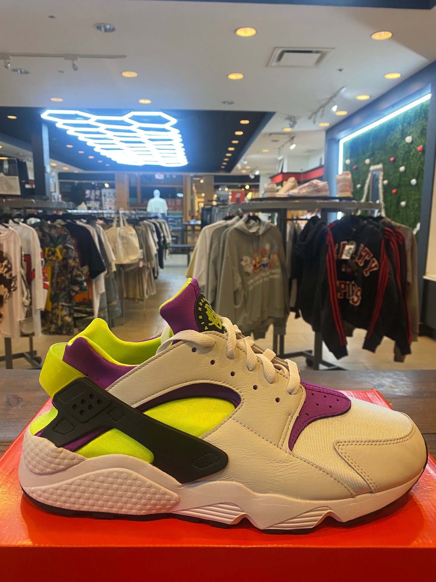 Air Huarache Magenta PRE OWNED