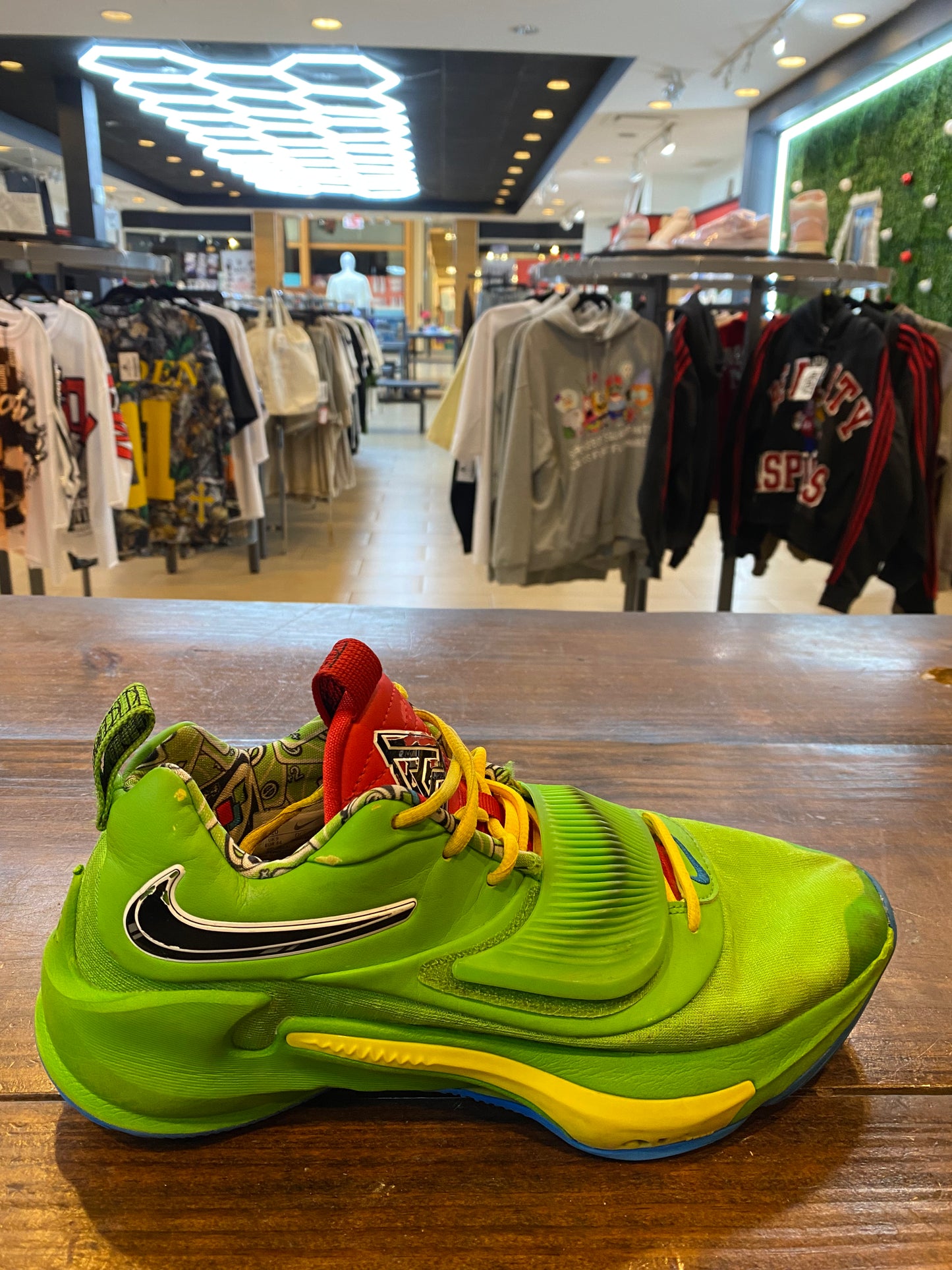 UNO X Zoom Freak 3 NRG 50th Anniversary Green PRE OWNED