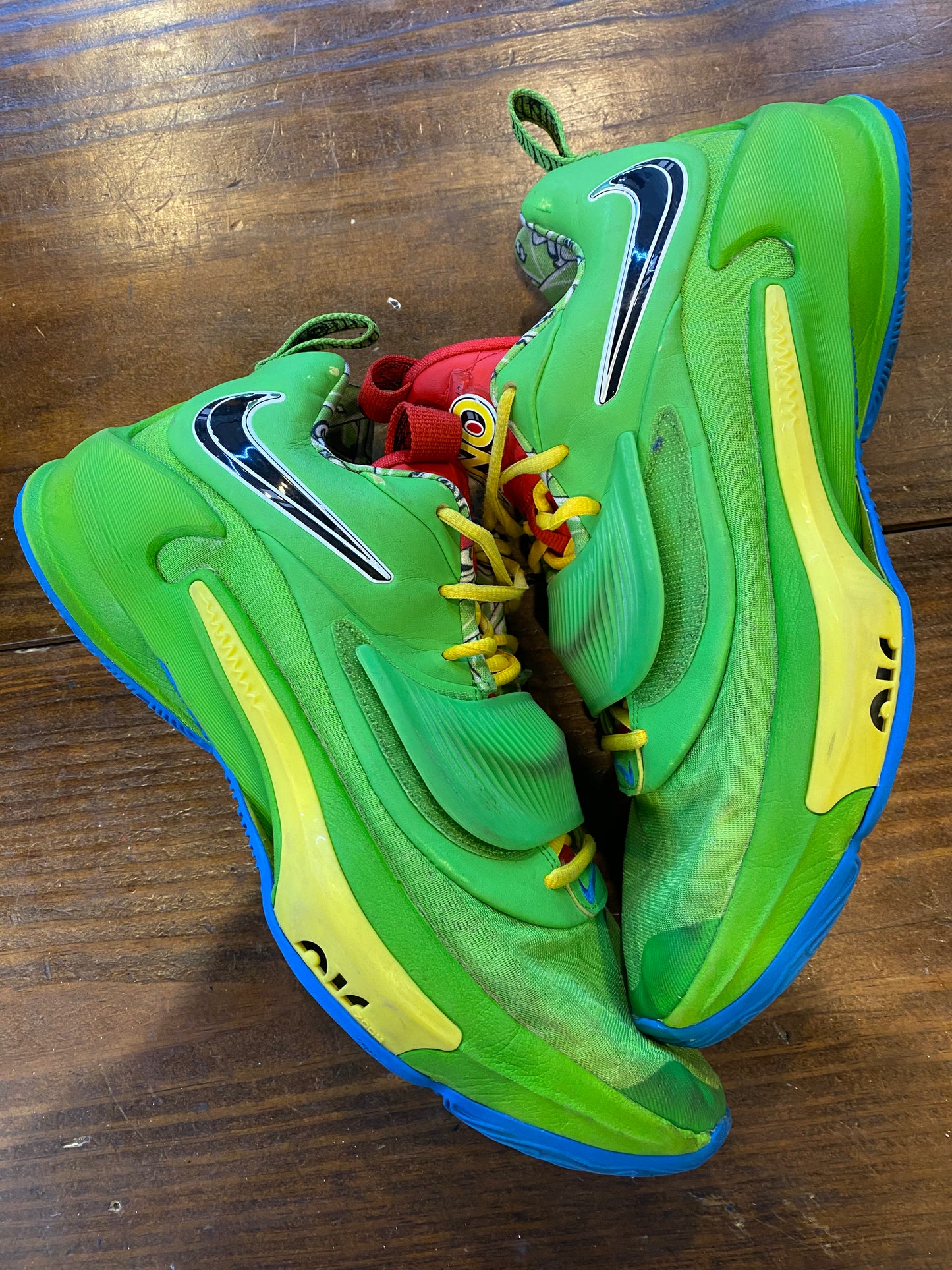 UNO X Zoom Freak 3 NRG 50th Anniversary Green PRE OWNED