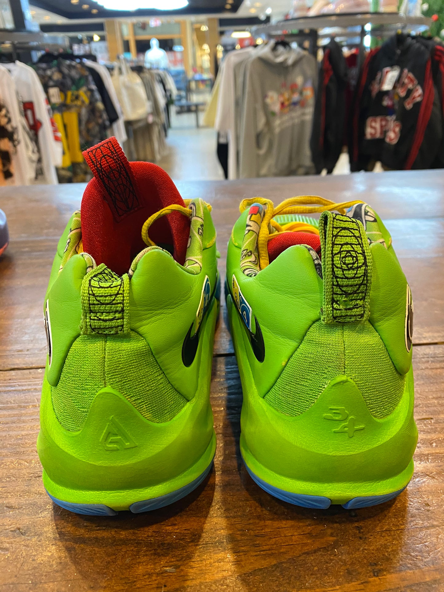 UNO X Zoom Freak 3 NRG 50th Anniversary Green PRE OWNED