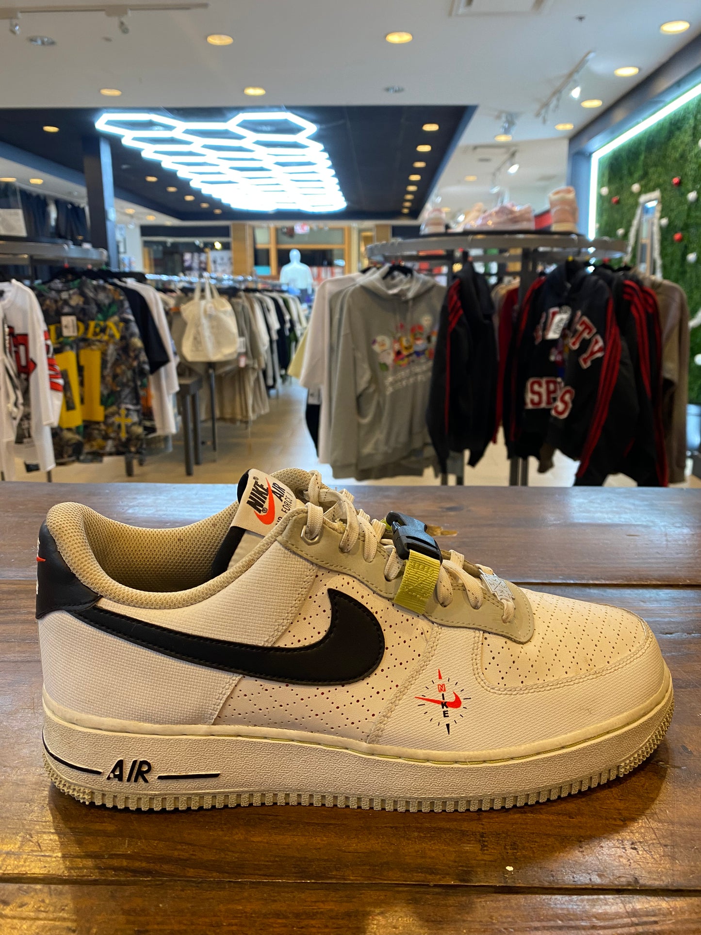 Air Force 1 07 Fresh Perspective PRE OWNED
