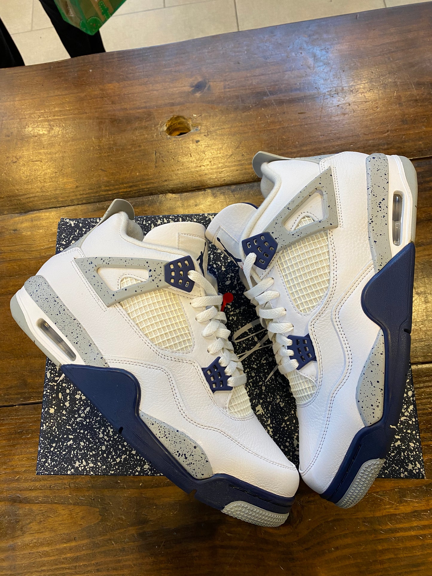 Jordan 4 Retro Midnight Navy PRE OWNED