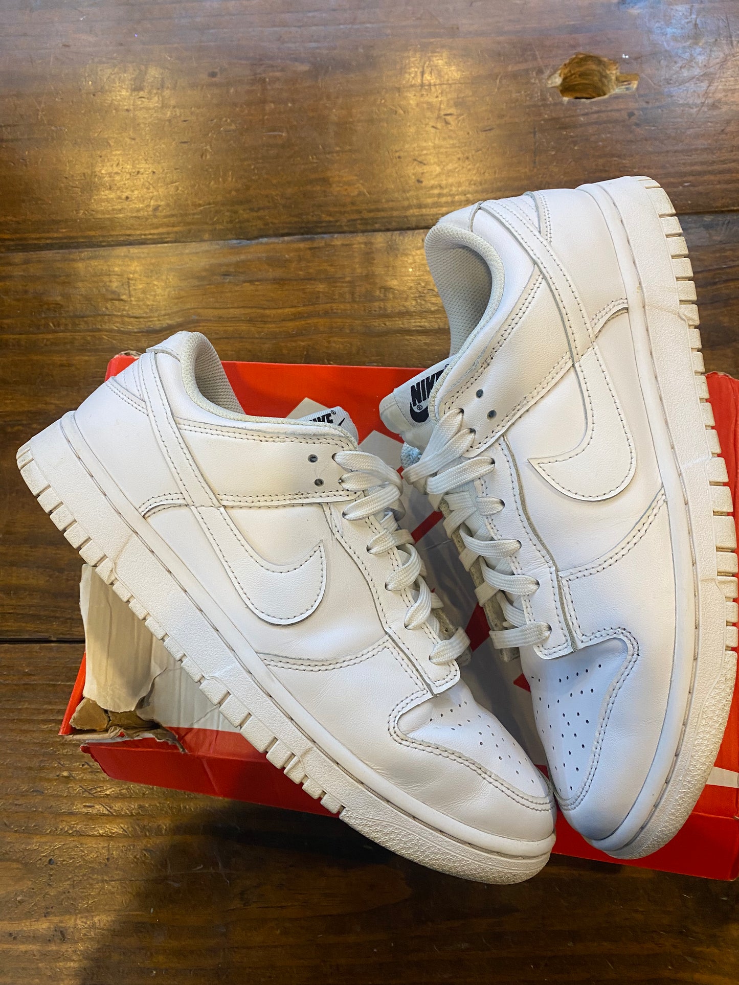 Wmns Dunk Low Triple White PRE OWNED