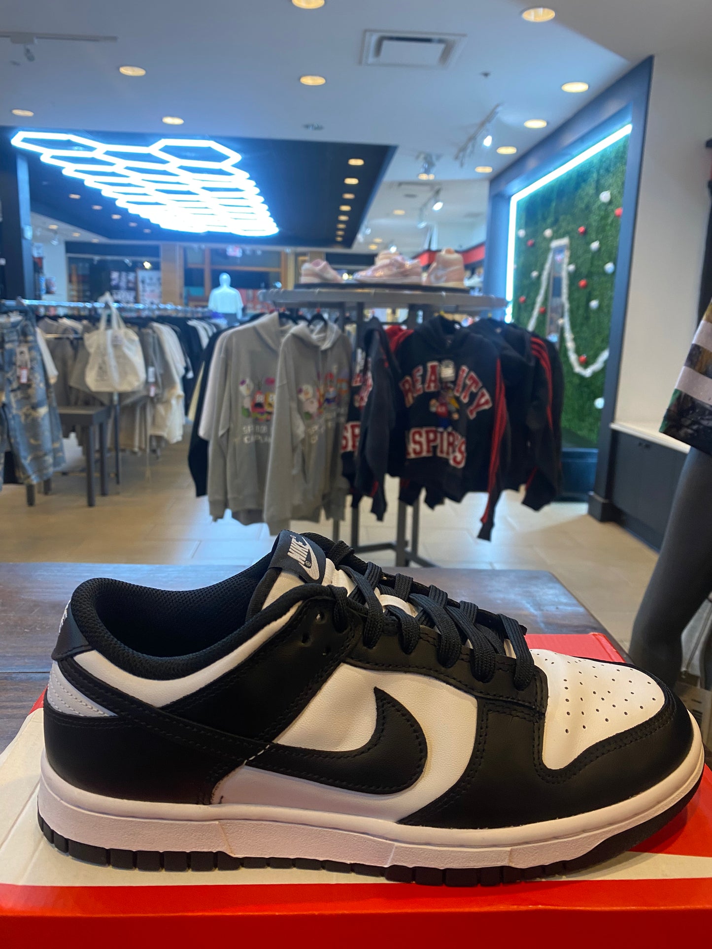 Wmns Dunk Low Black White PRE OWNED