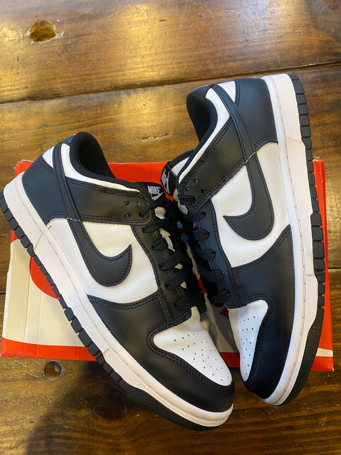Wmns Dunk Low Black White PRE OWNED