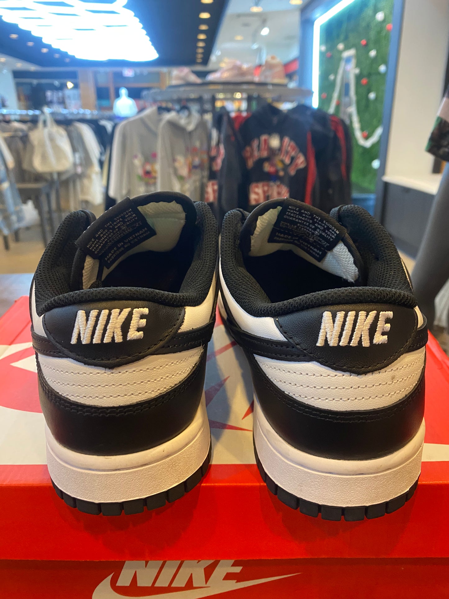 Wmns Dunk Low Black White PRE OWNED