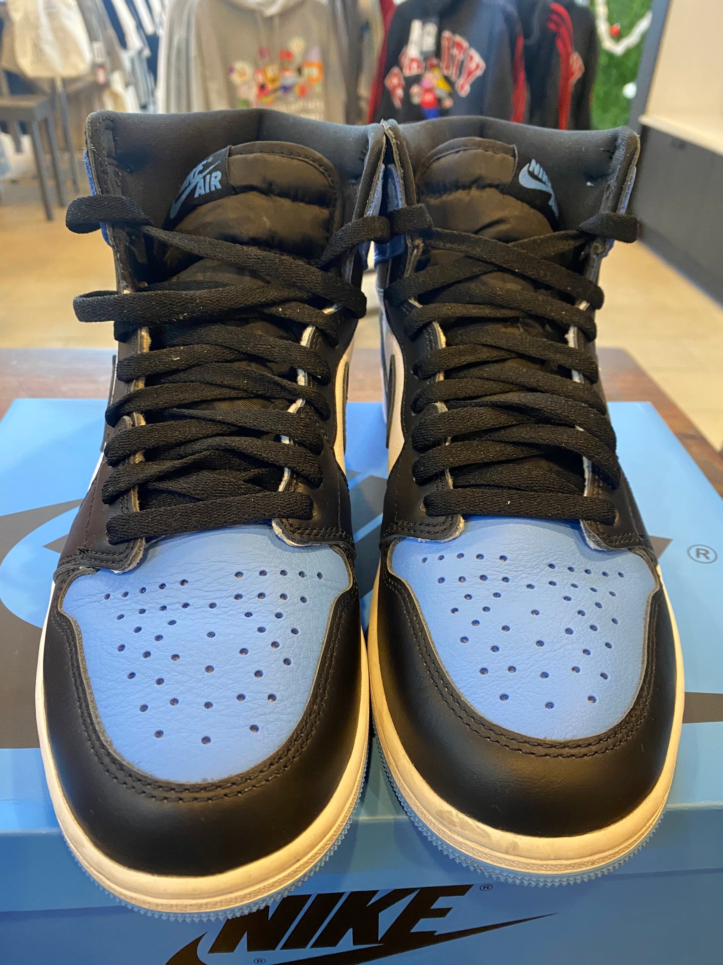 Jordan 1 Retro High OG UNC Toe PRE OWNED