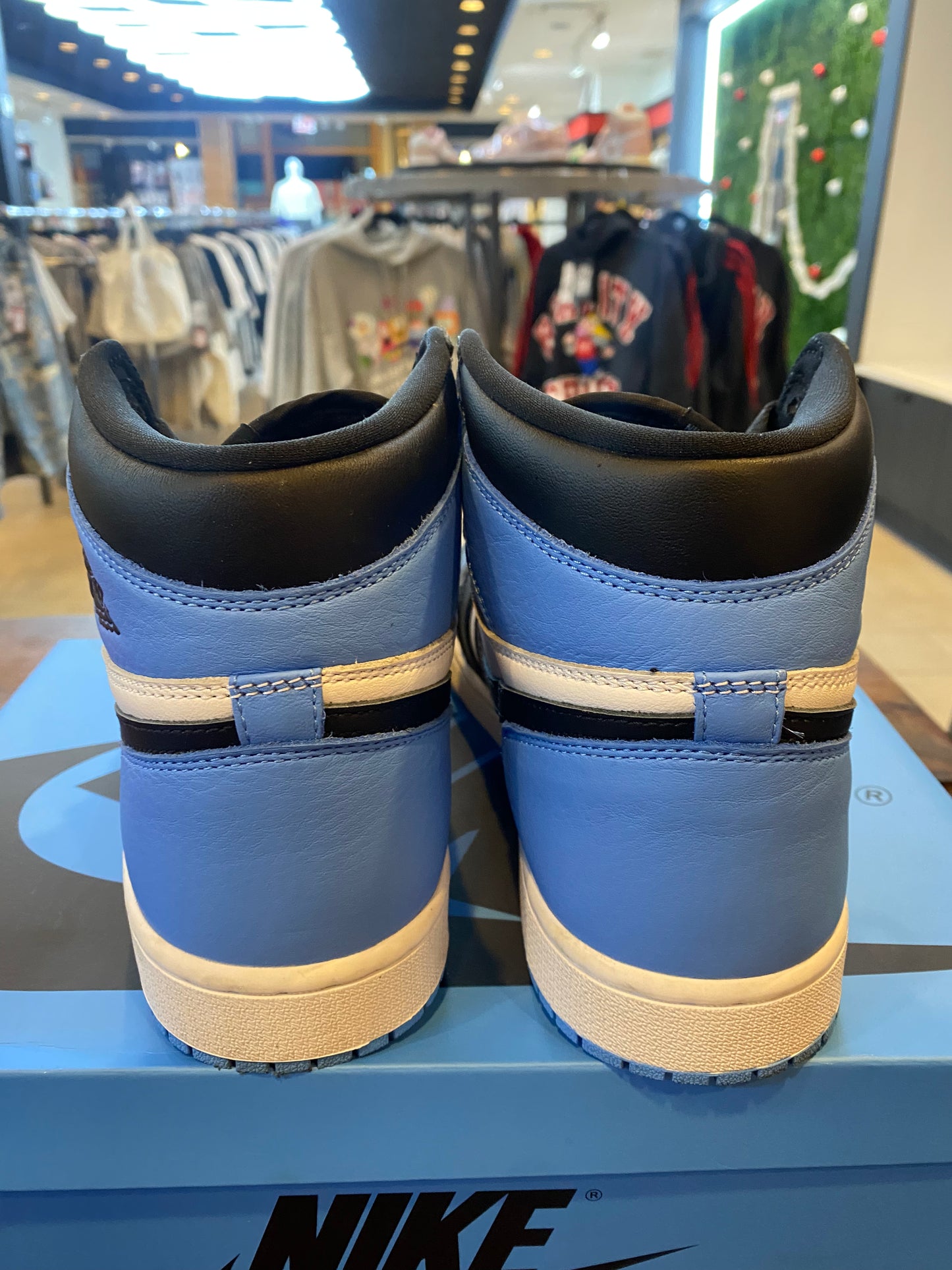 Jordan 1 Retro High OG UNC Toe PRE OWNED