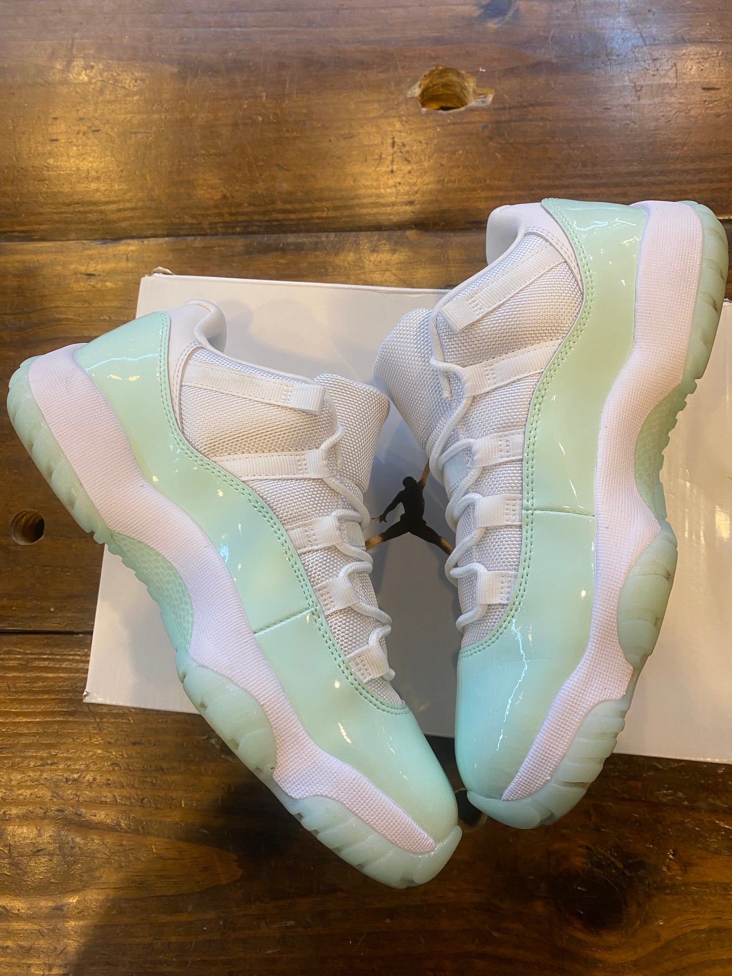 Wmns Jordan 11 Retro Low Igloo PRE OWNED