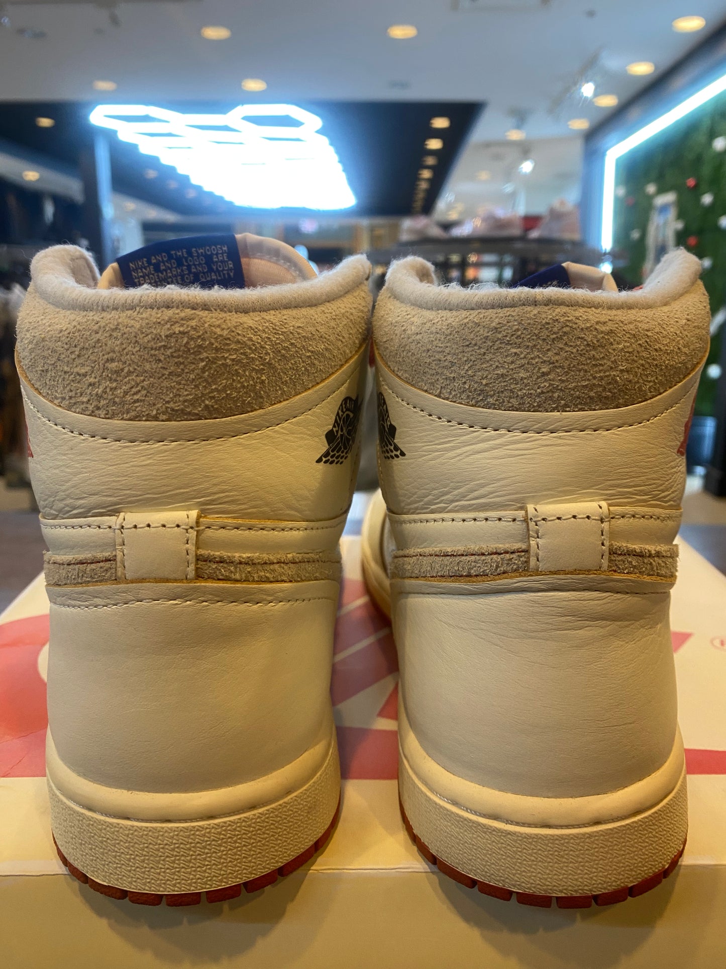 Wmns Jordan 1 Retro High OG Sail Cinnabar PRE OWNED