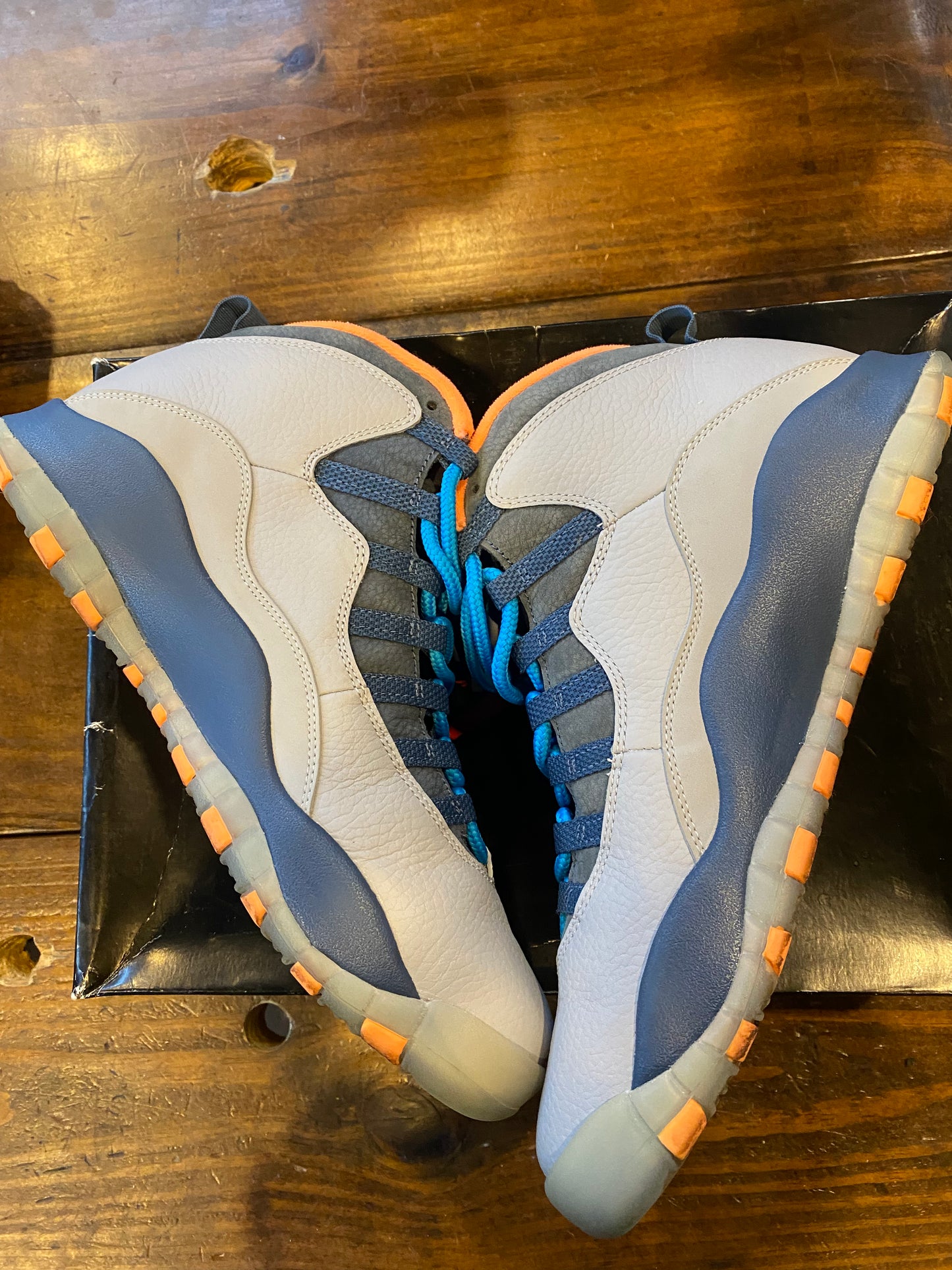 Jordan 10 Retro Bobcats PRE OWNED