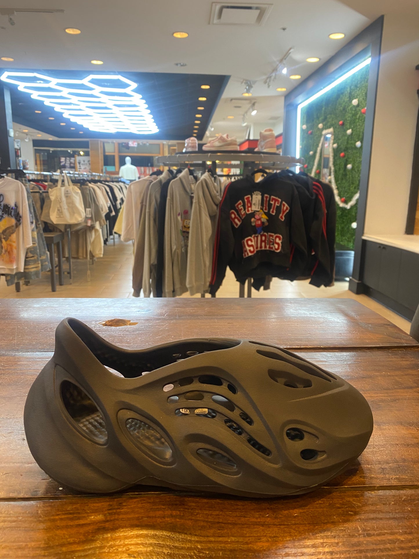 Yeezy Foam Runner Onyx PRE OWNED