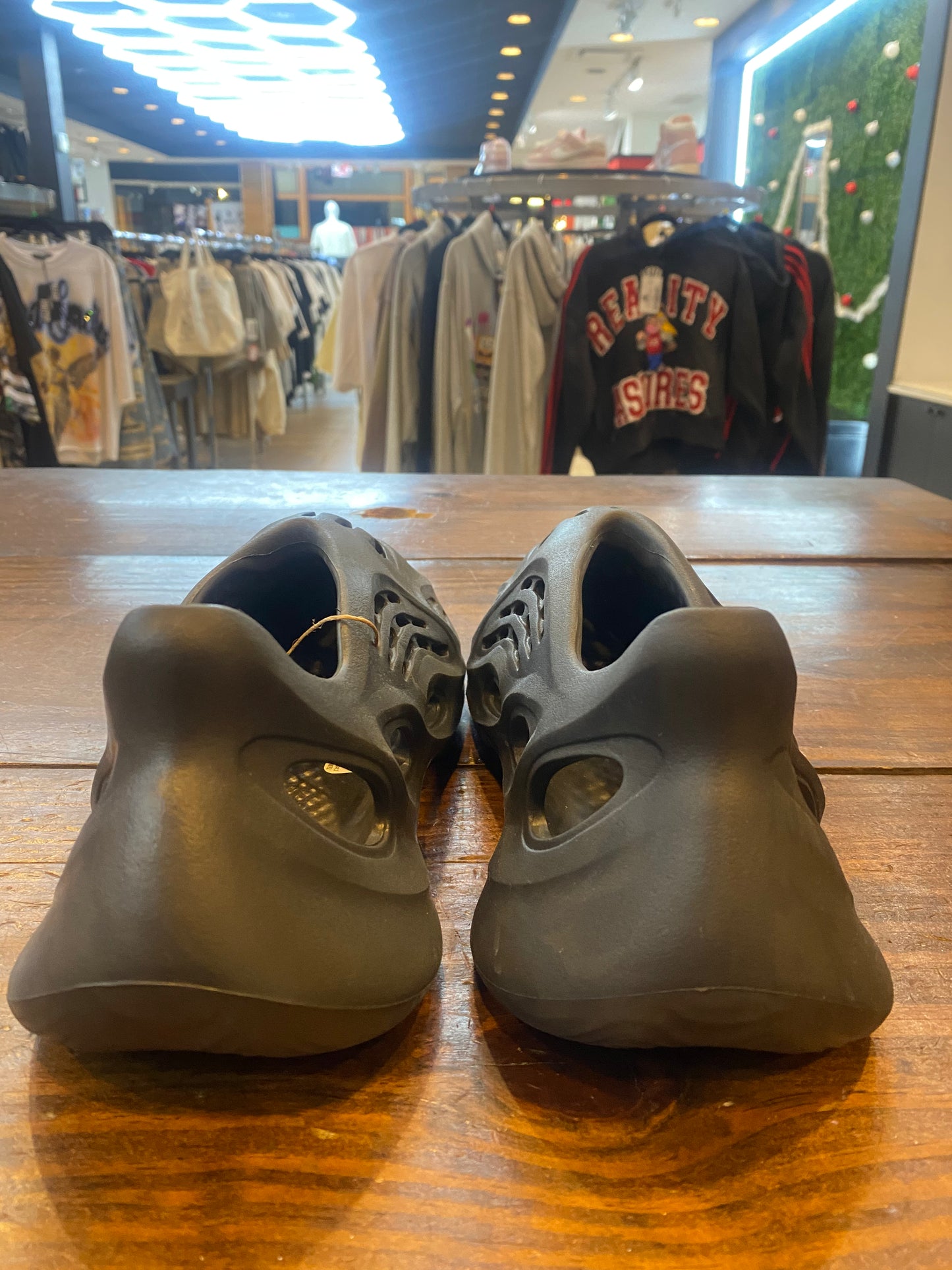 Yeezy Foam Runner Onyx PRE OWNED