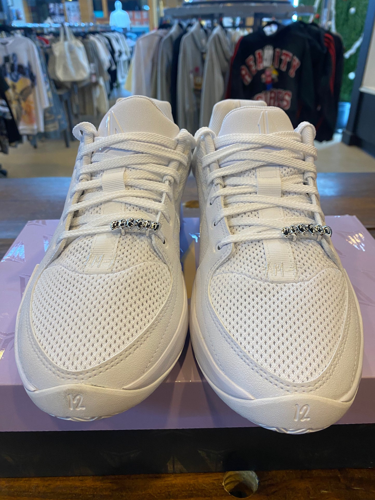 Ja 2 TB Triple White PRE OWNED