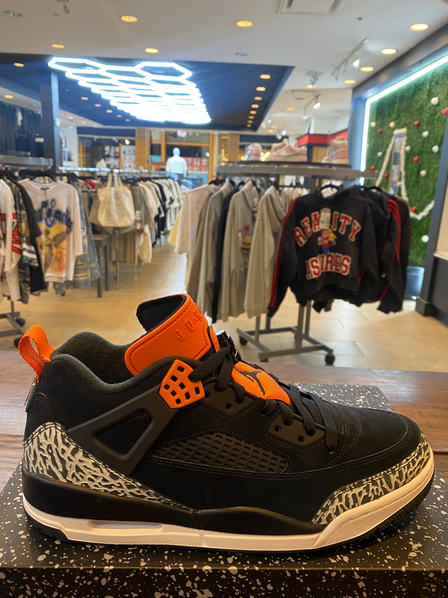 Jordan Spizike Low Halloween PRE OWNED