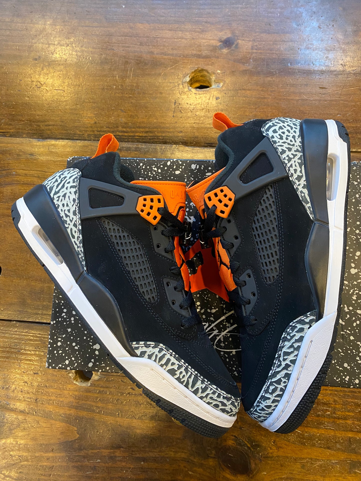 Jordan Spizike Low Halloween PRE OWNED