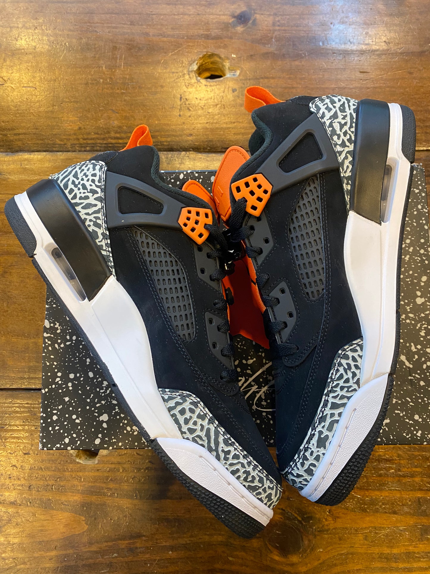 Jordan Spizike Low Halloween PRE OWNED