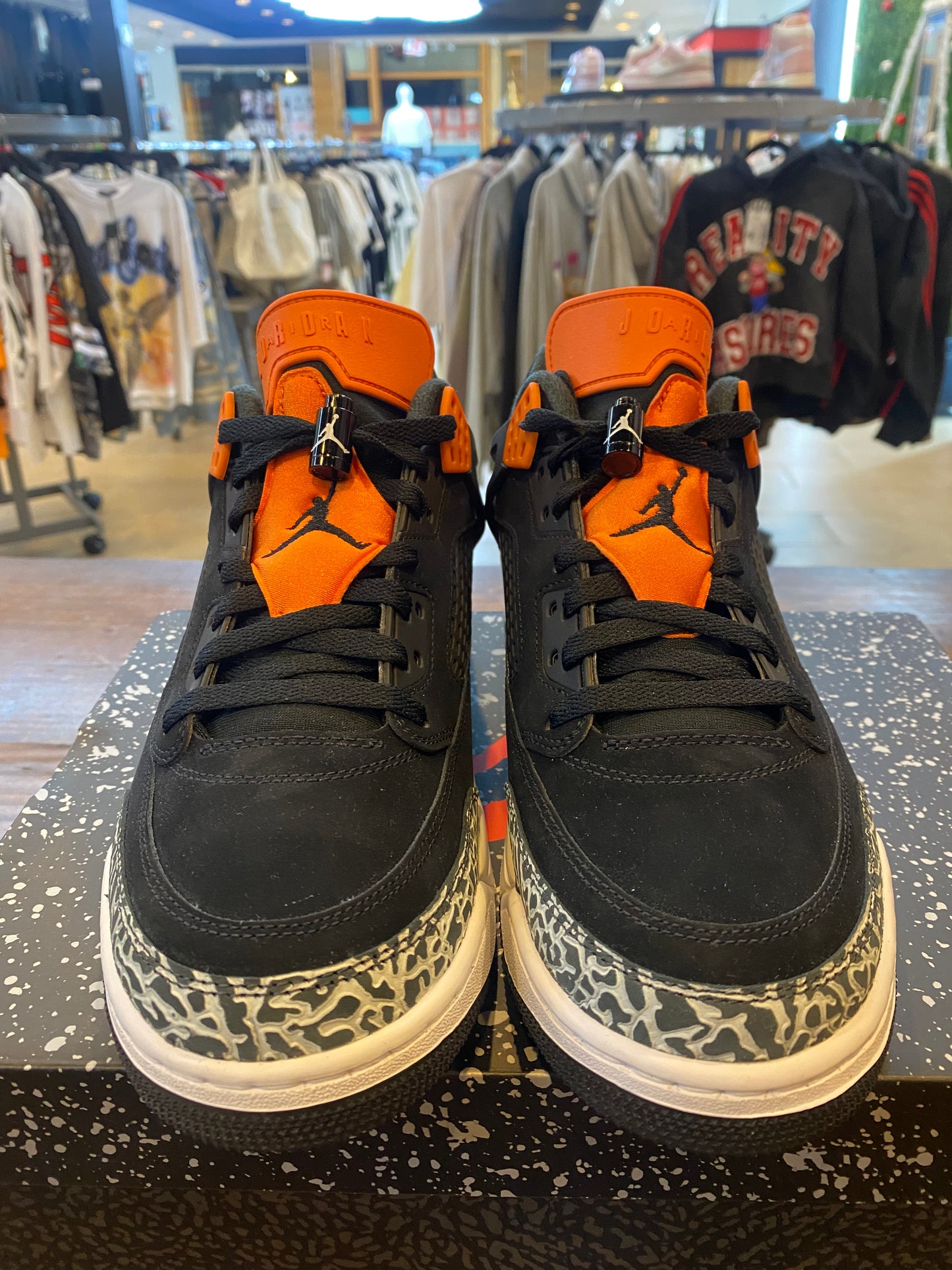 Jordan Spizike Low Halloween PRE OWNED